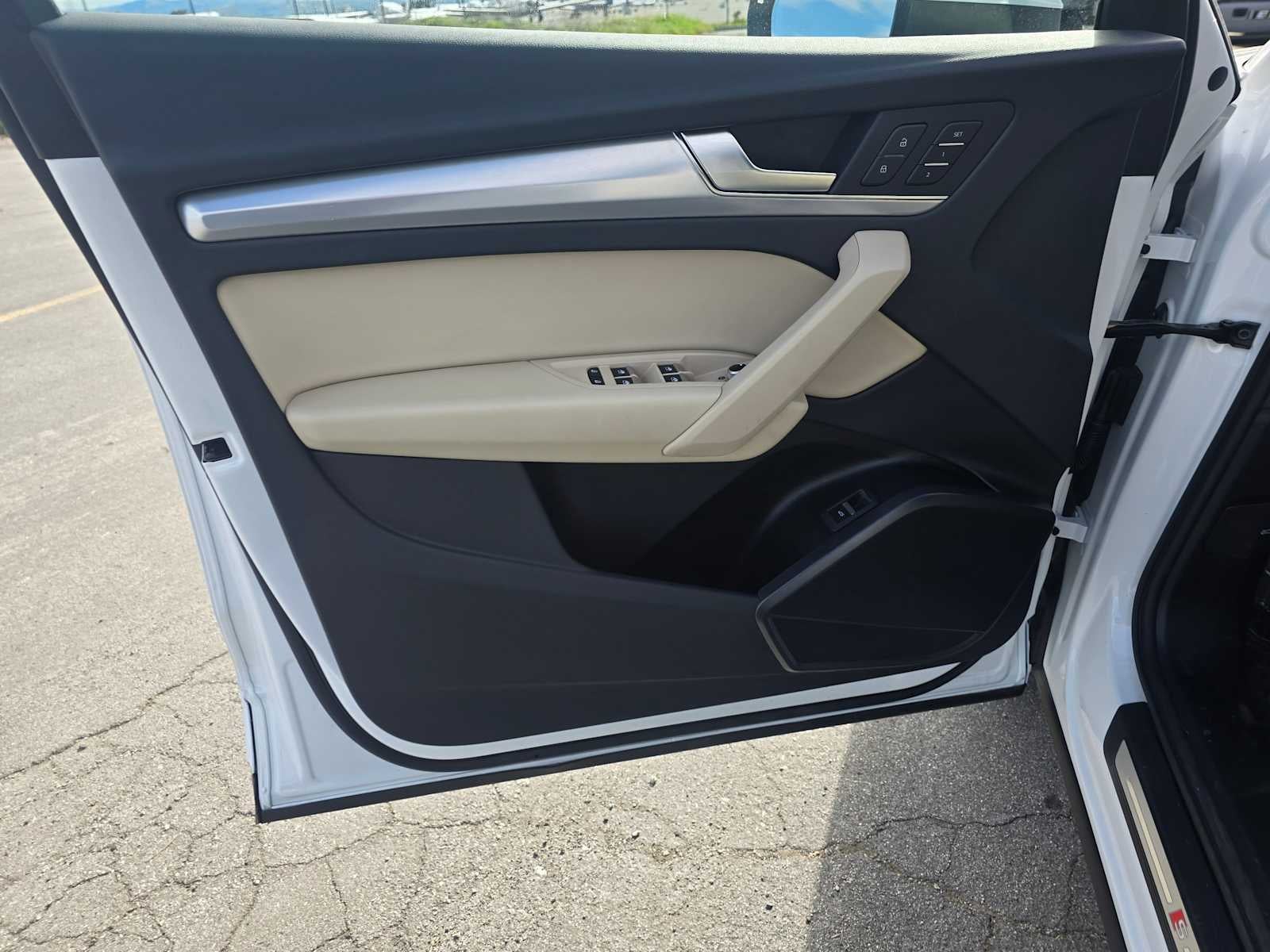 2025 Audi Q5 S line Premium