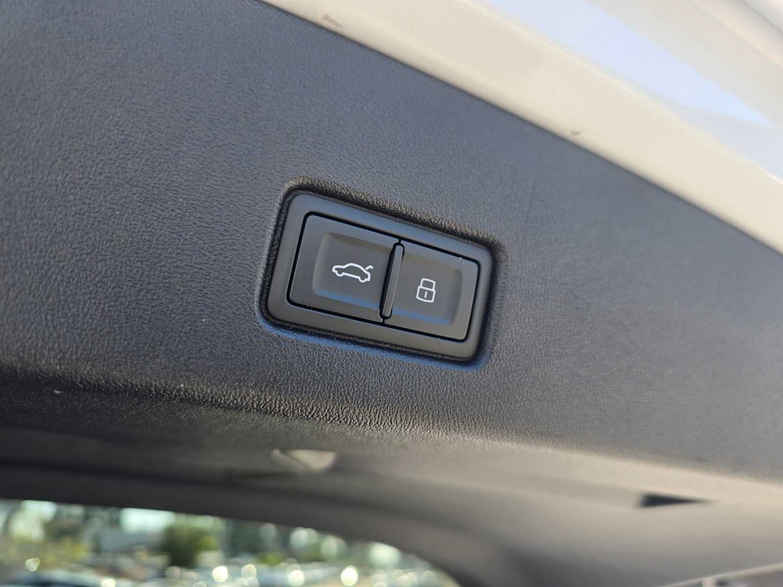 2024 Audi Q4 e-tron Premium Plus