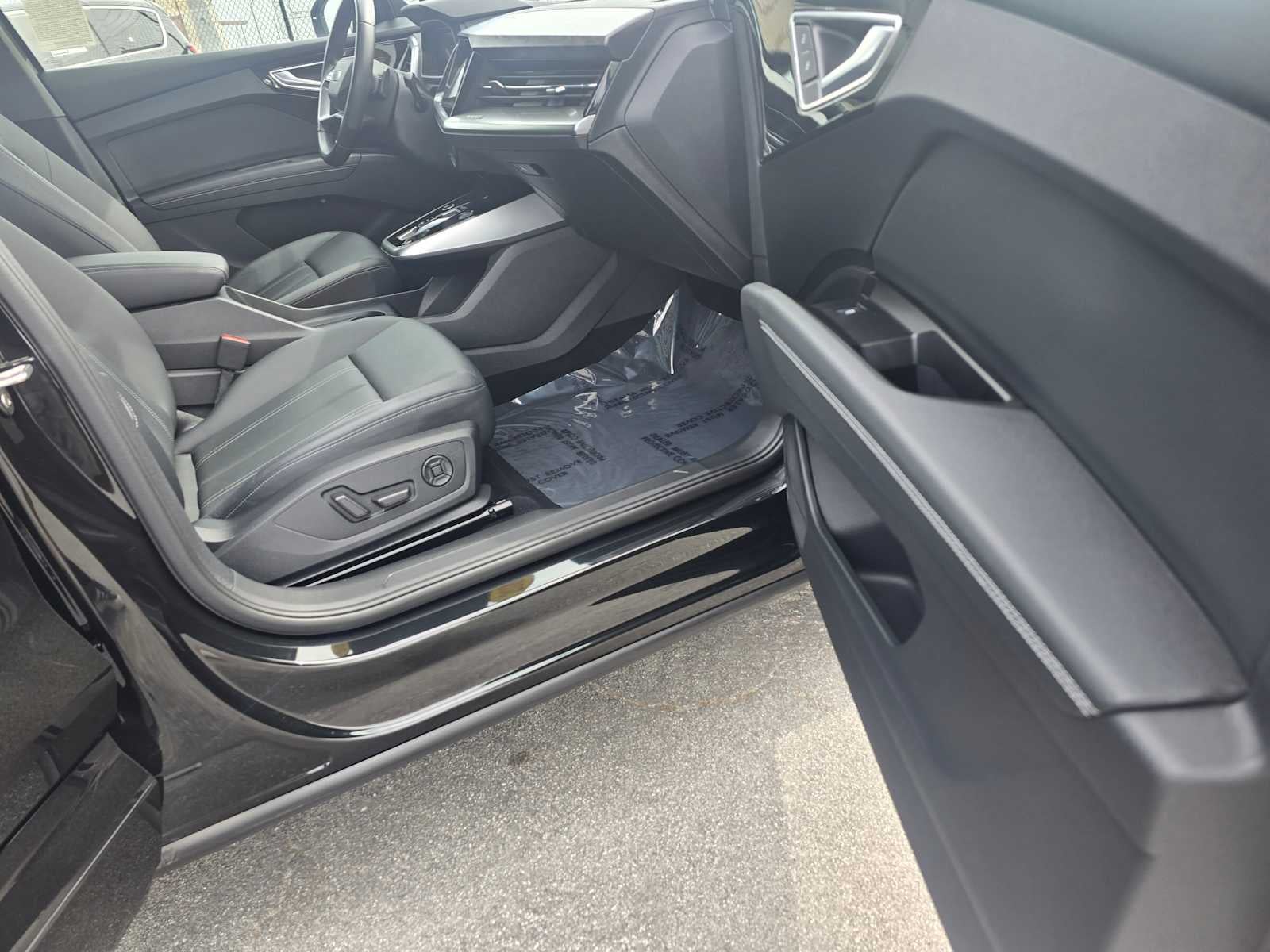 2024 Audi Q4 e-tron Premium Plus