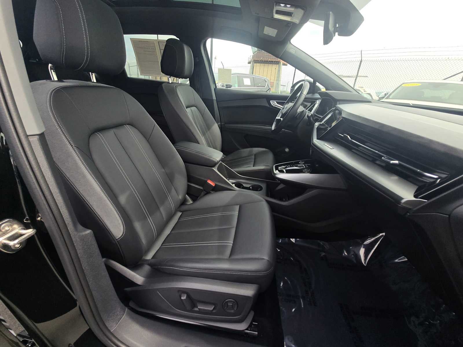 2024 Audi Q4 e-tron Premium Plus