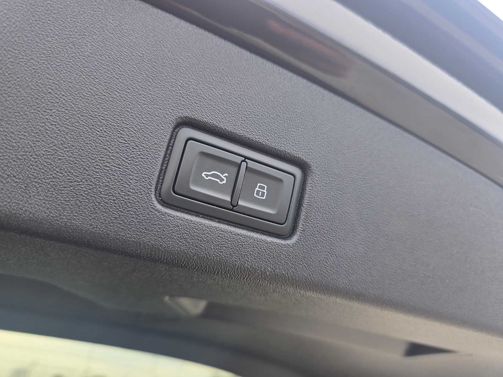 2024 Audi Q4 e-tron Premium Plus