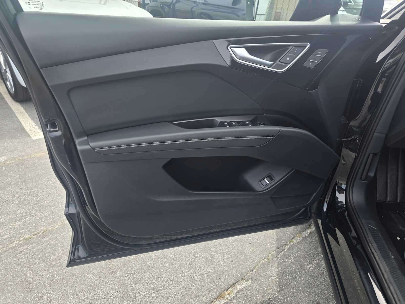 2024 Audi Q4 e-tron Premium Plus