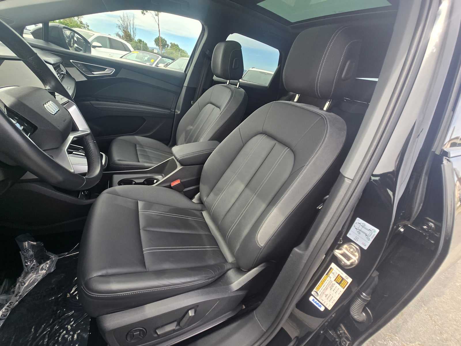 2024 Audi Q4 e-tron Premium Plus