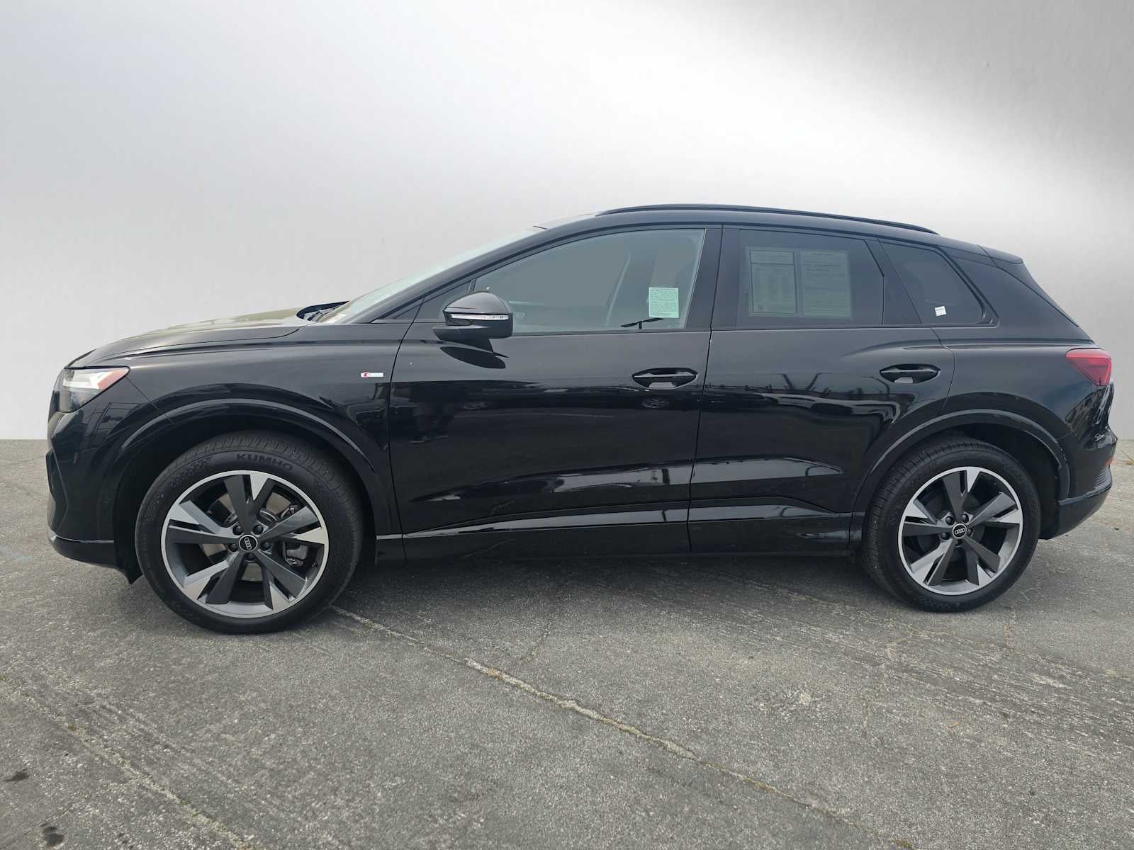 2024 Audi Q4 e-tron Premium Plus