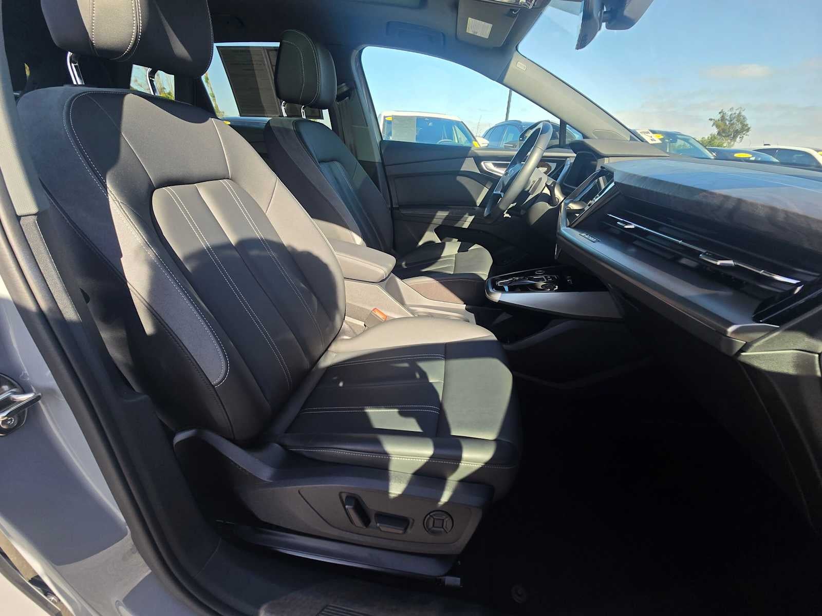 2024 Audi Q4 e-tron Premium Plus