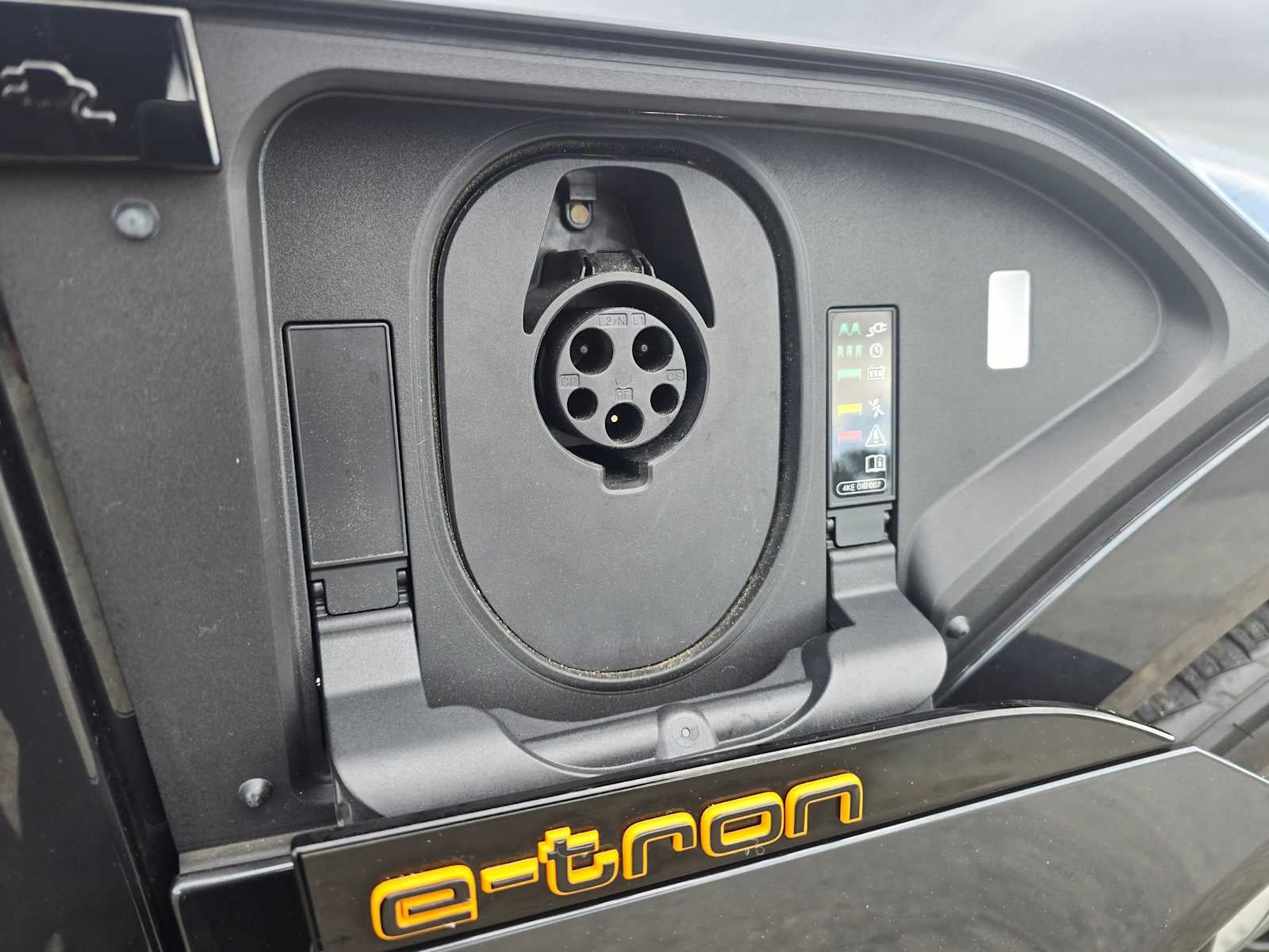 2023 Audi e-tron Premium Plus