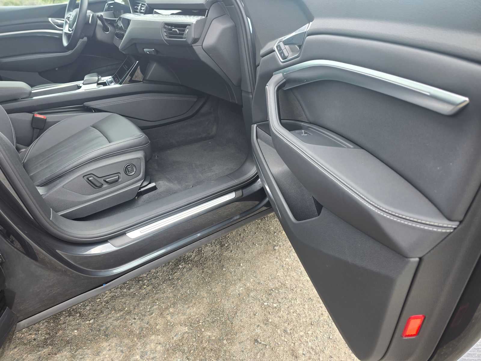 2023 Audi e-tron Premium Plus