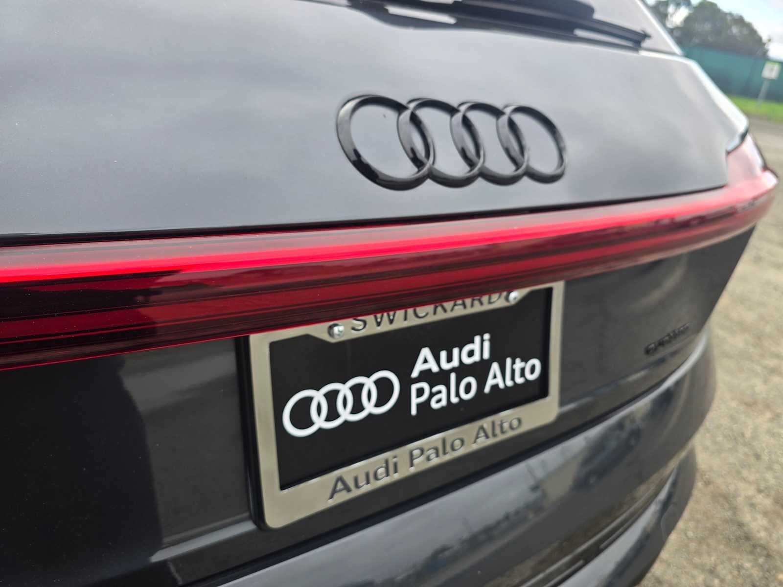 2023 Audi e-tron Premium Plus