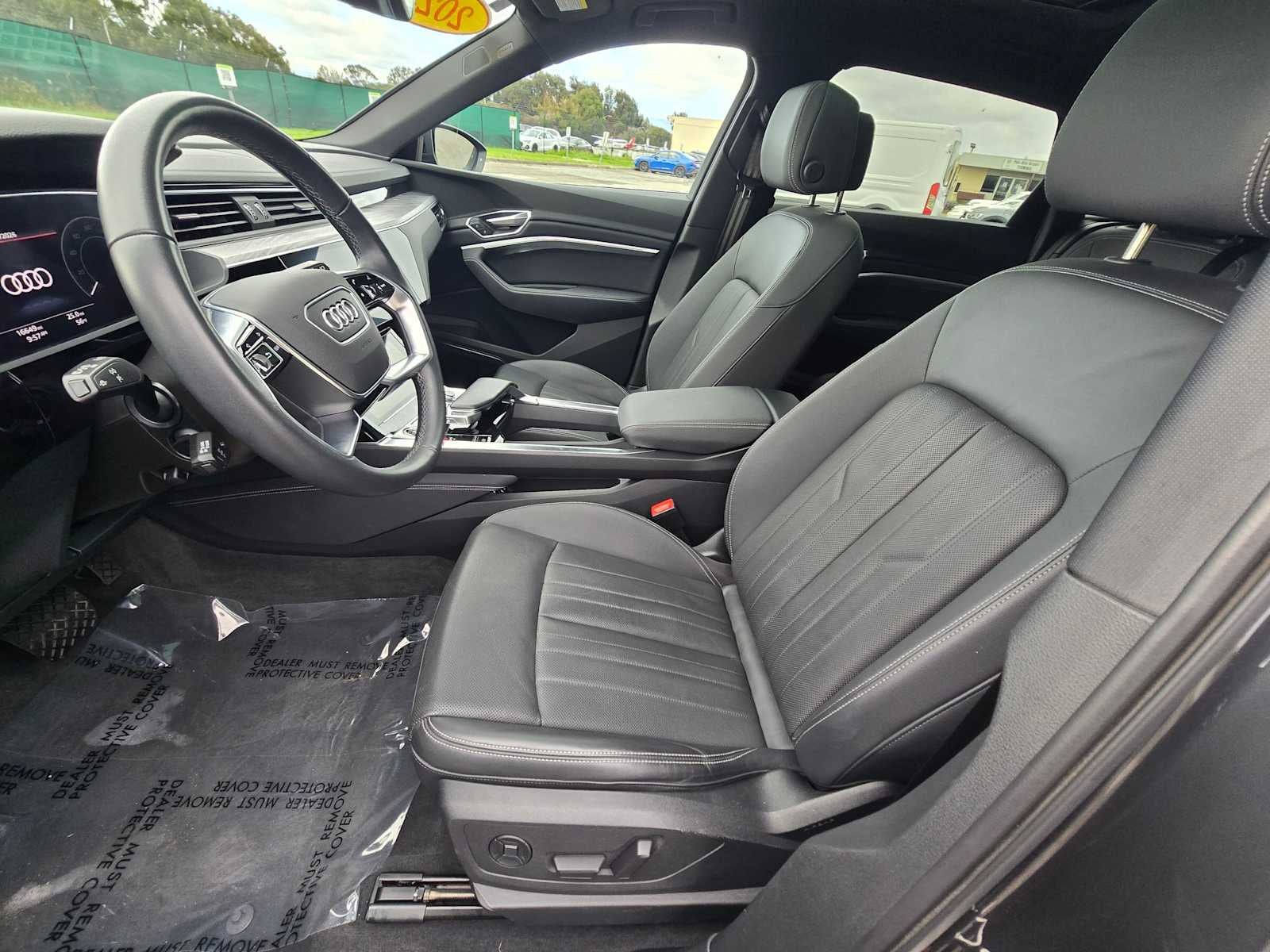 2023 Audi e-tron Premium Plus