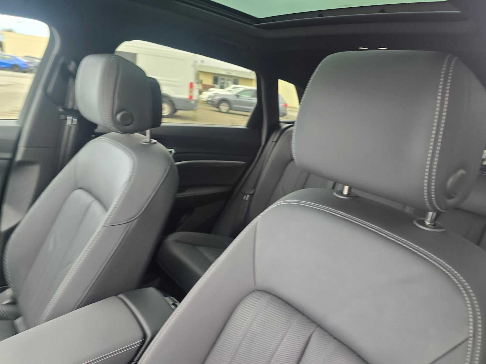 2023 Audi e-tron Premium Plus