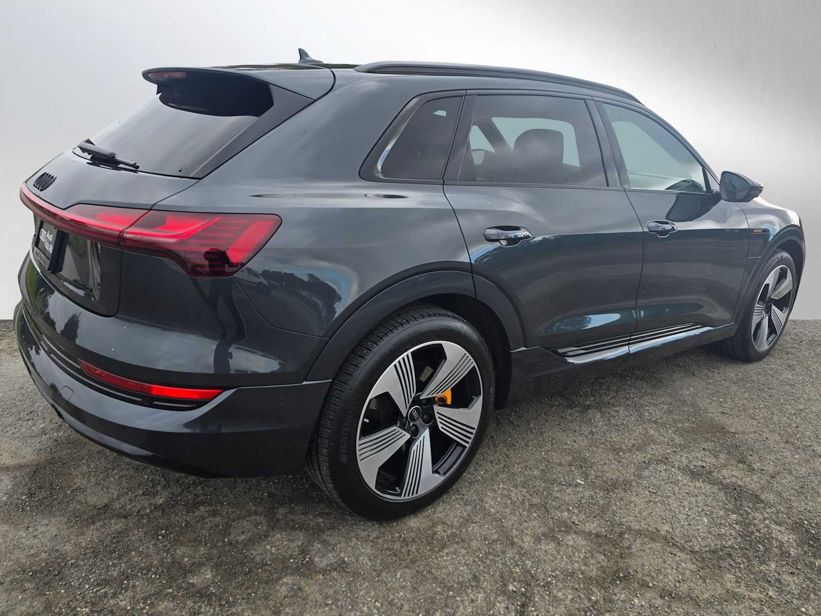 2023 Audi e-tron Premium Plus