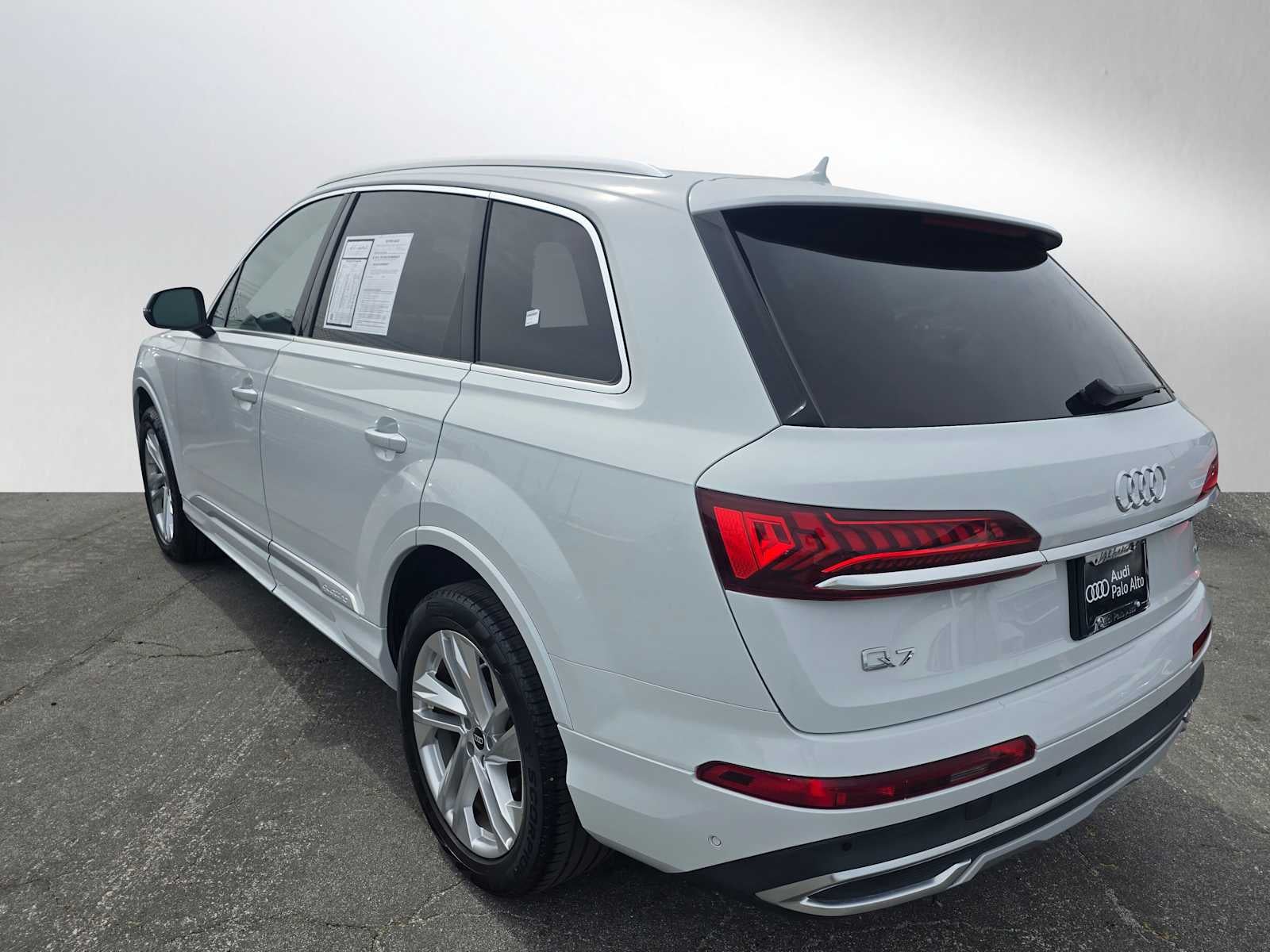 2023 Audi Q7 Premium Plus