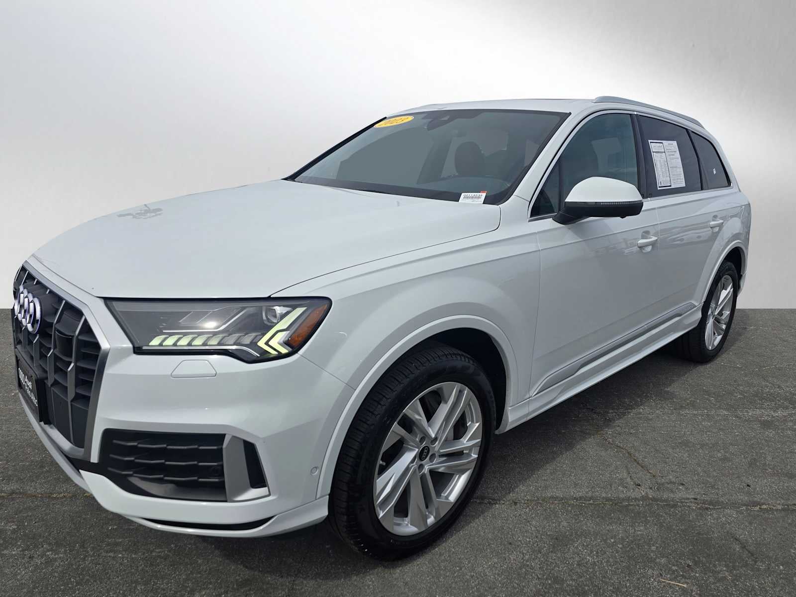2023 Audi Q7 Premium Plus