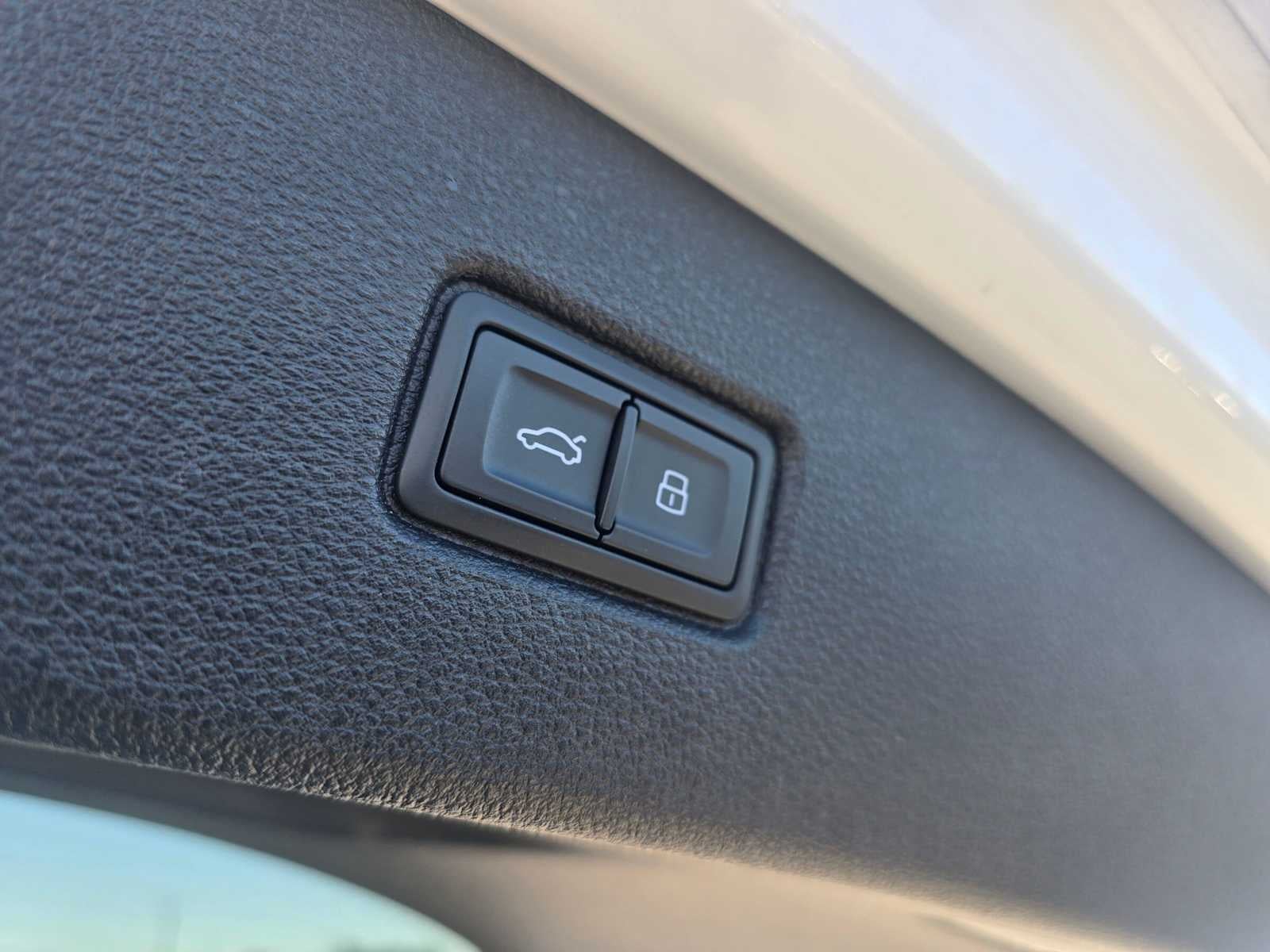 2023 Audi Q7 Premium Plus