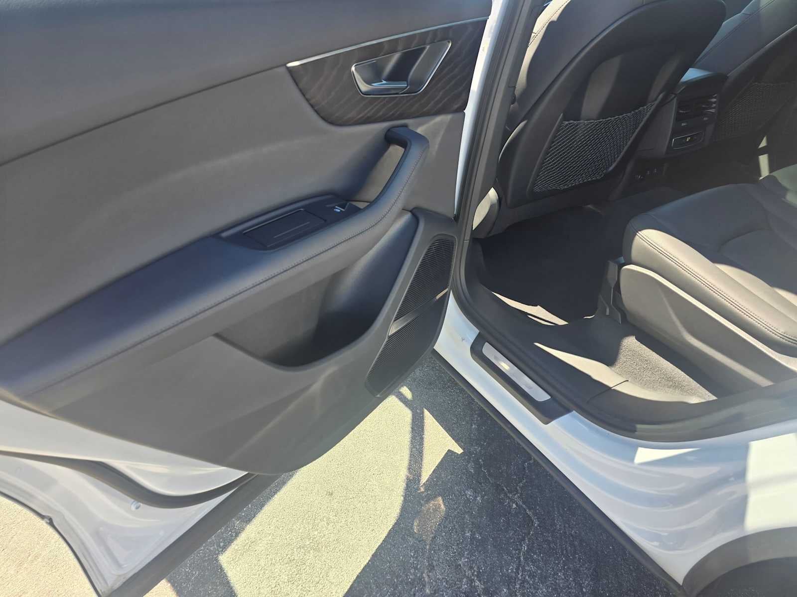 2023 Audi Q7 Premium Plus
