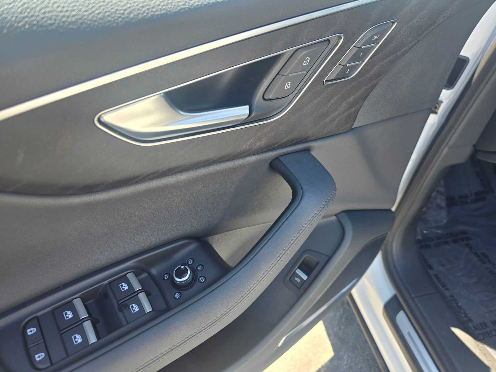 2023 Audi Q7 Premium Plus