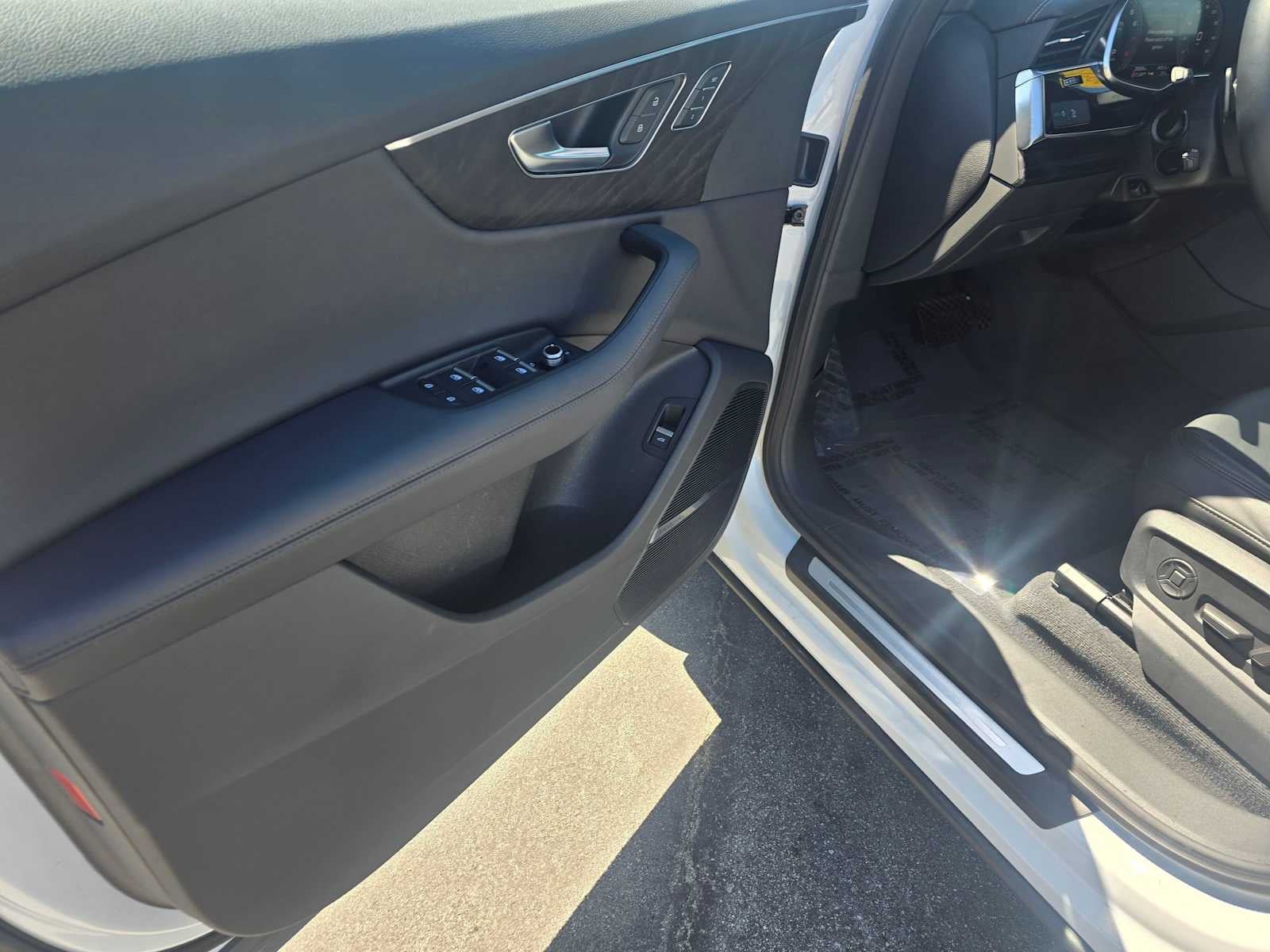 2023 Audi Q7 Premium Plus