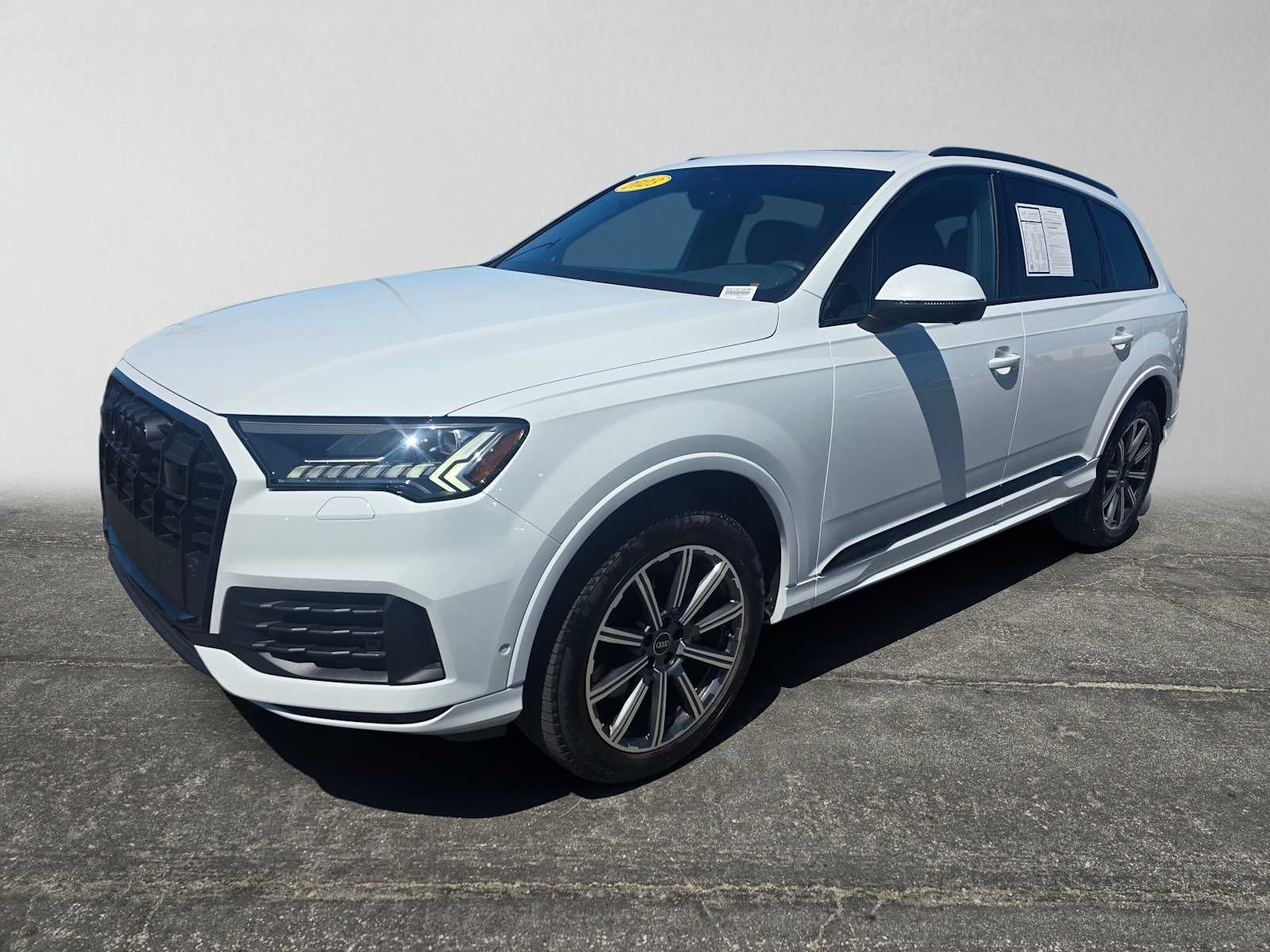 2023 Audi Q7 Premium Plus