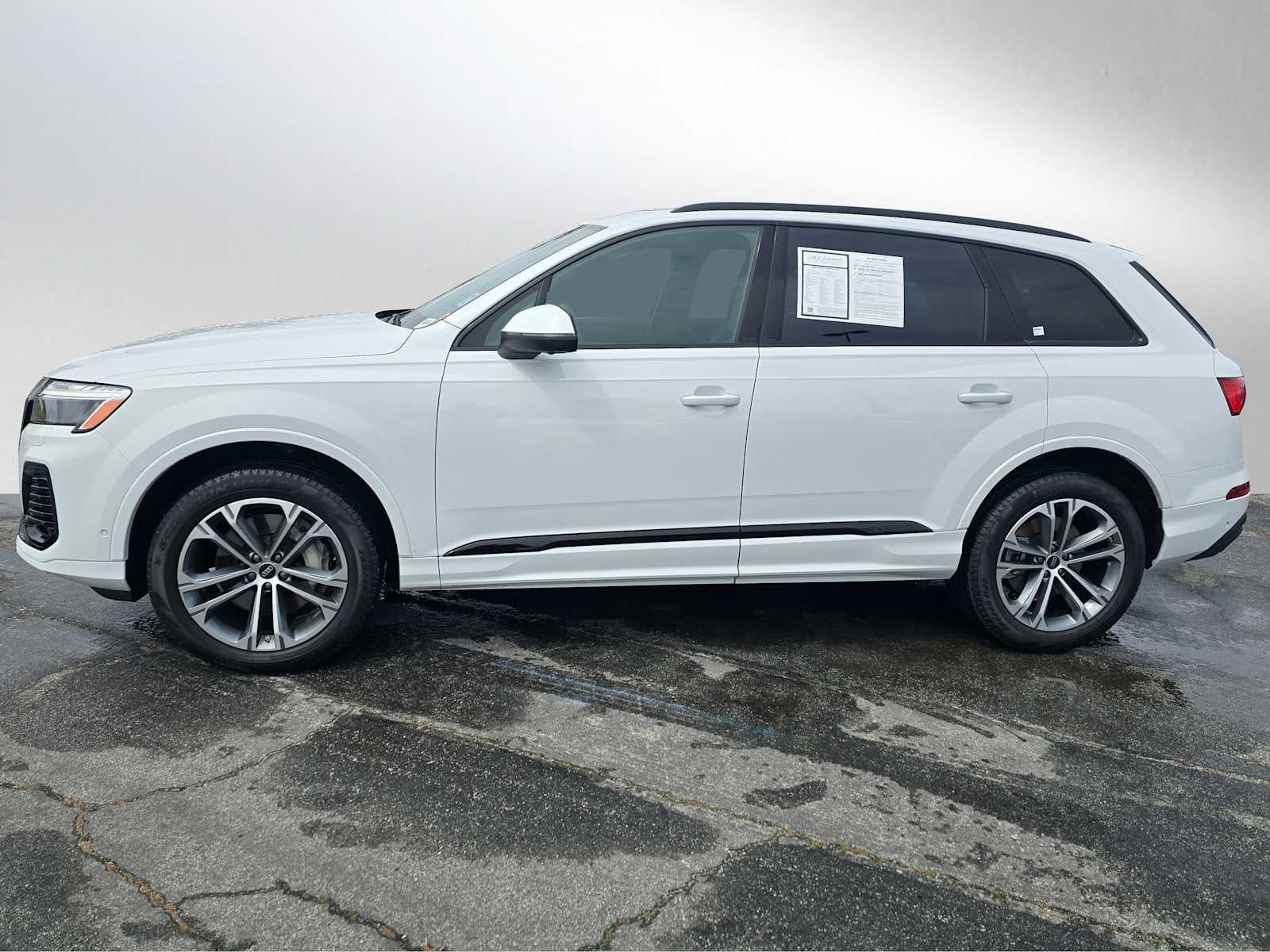 2025 Audi Q7 Premium Plus
