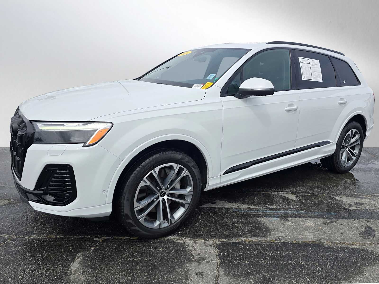 2025 Audi Q7 Premium Plus