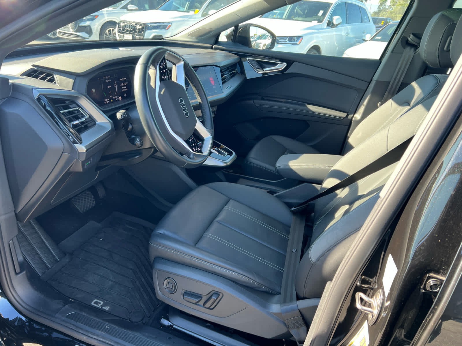 2024 Audi Q4 e-tron Premium Plus