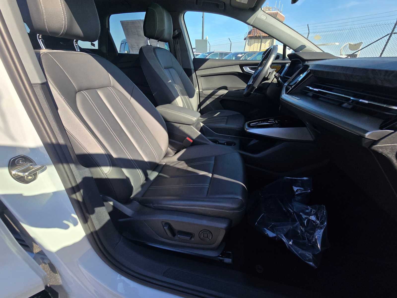 2024 Audi Q4 e-tron Premium Plus