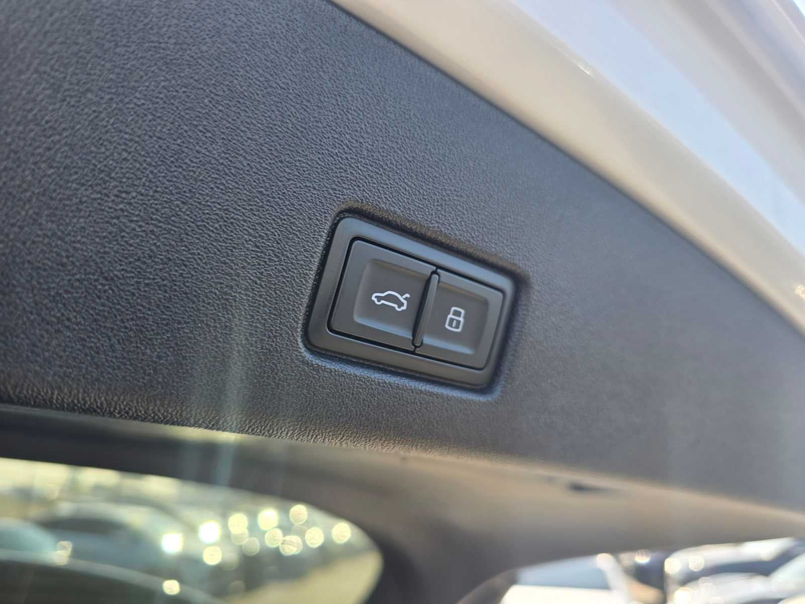 2024 Audi Q4 e-tron Premium Plus