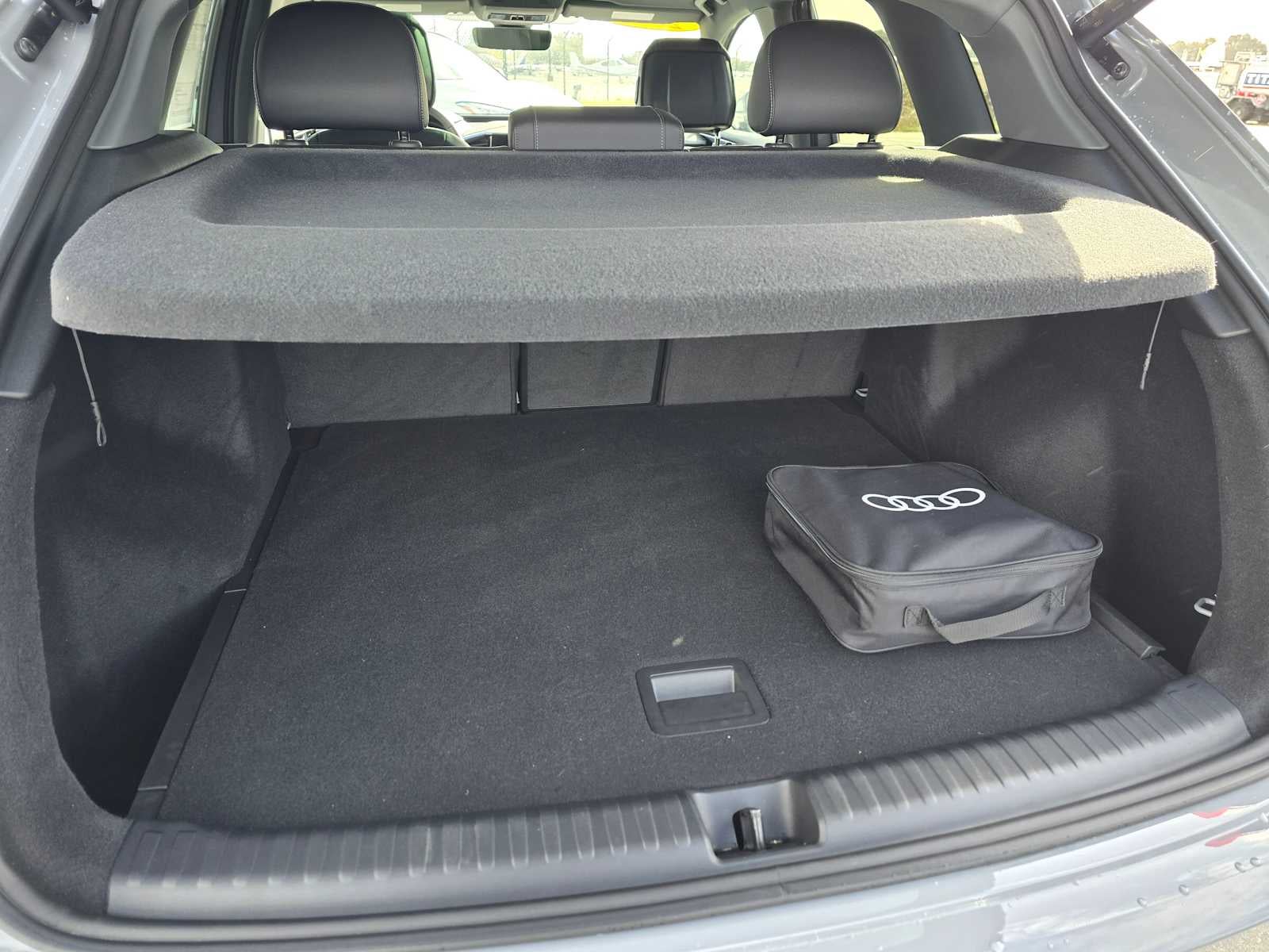 2025 Audi Q4 e-tron Premium Plus