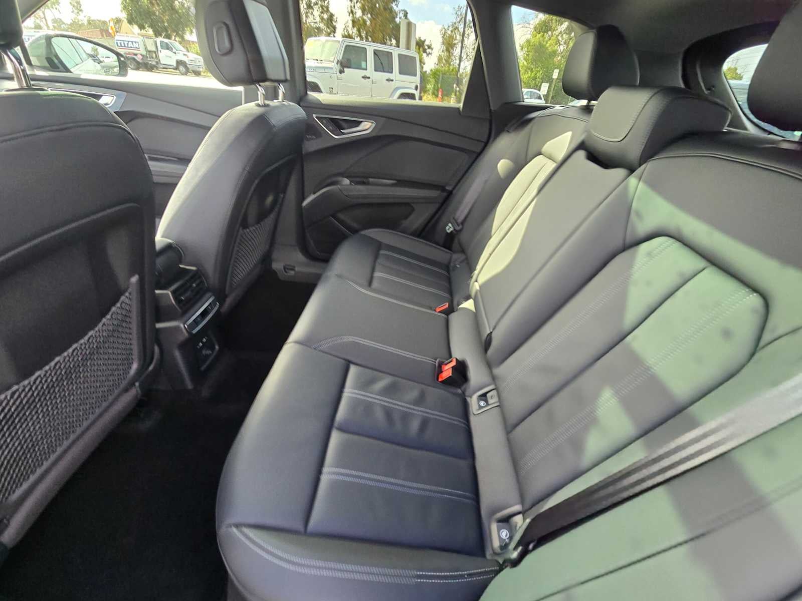 2025 Audi Q4 e-tron Premium Plus