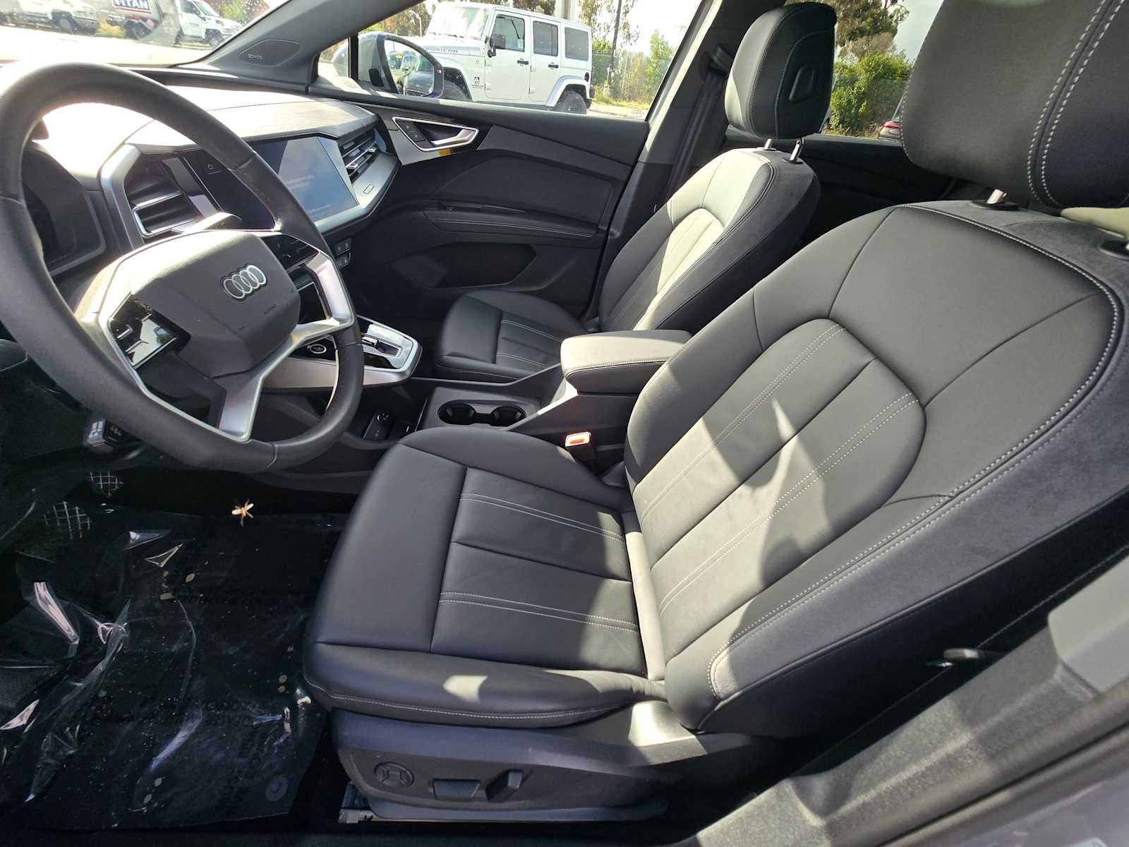 2025 Audi Q4 e-tron Premium Plus