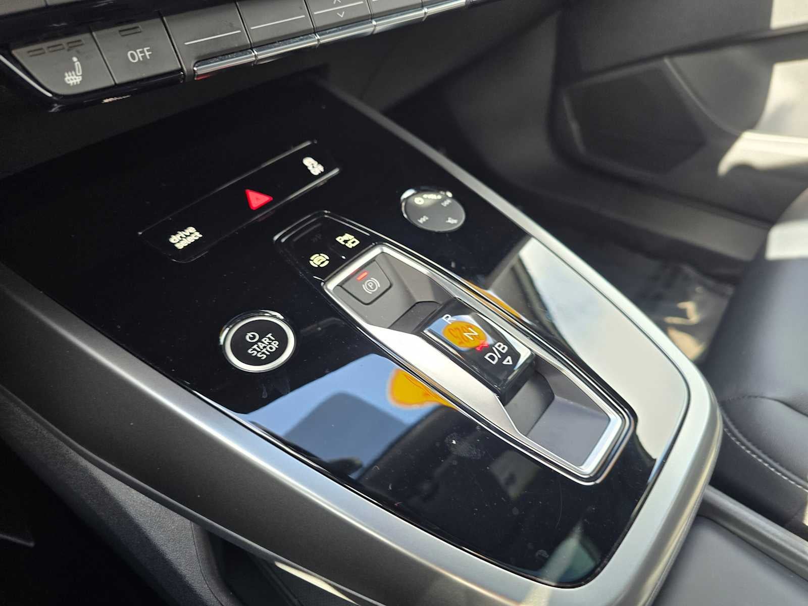 2025 Audi Q4 e-tron Premium Plus