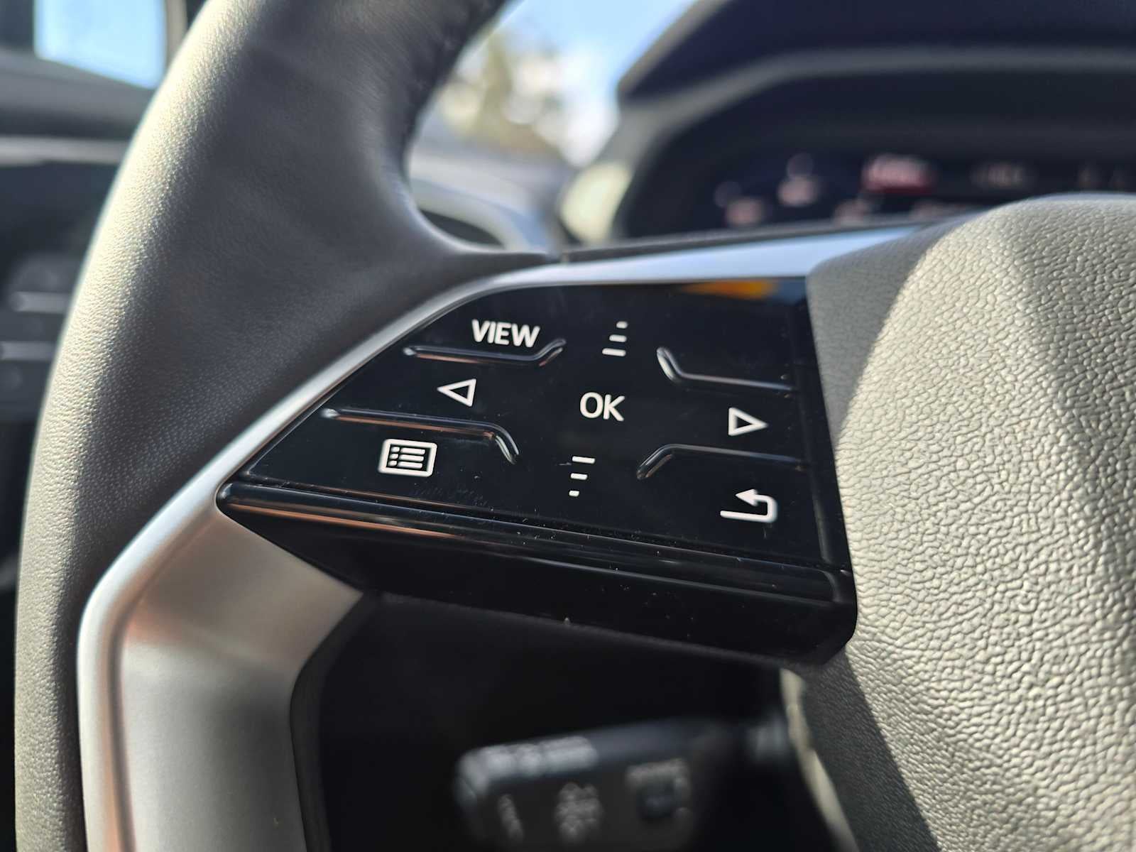 2025 Audi Q4 e-tron Premium Plus