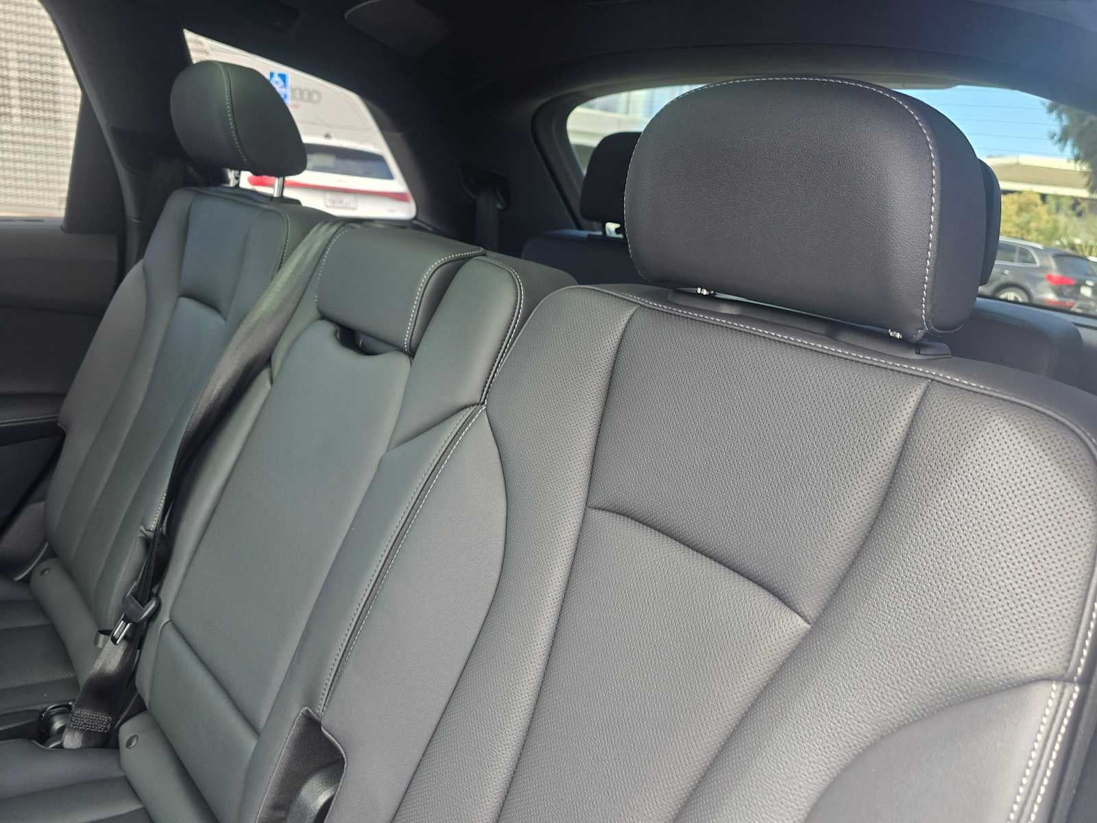 2025 Audi Q7 Premium Plus