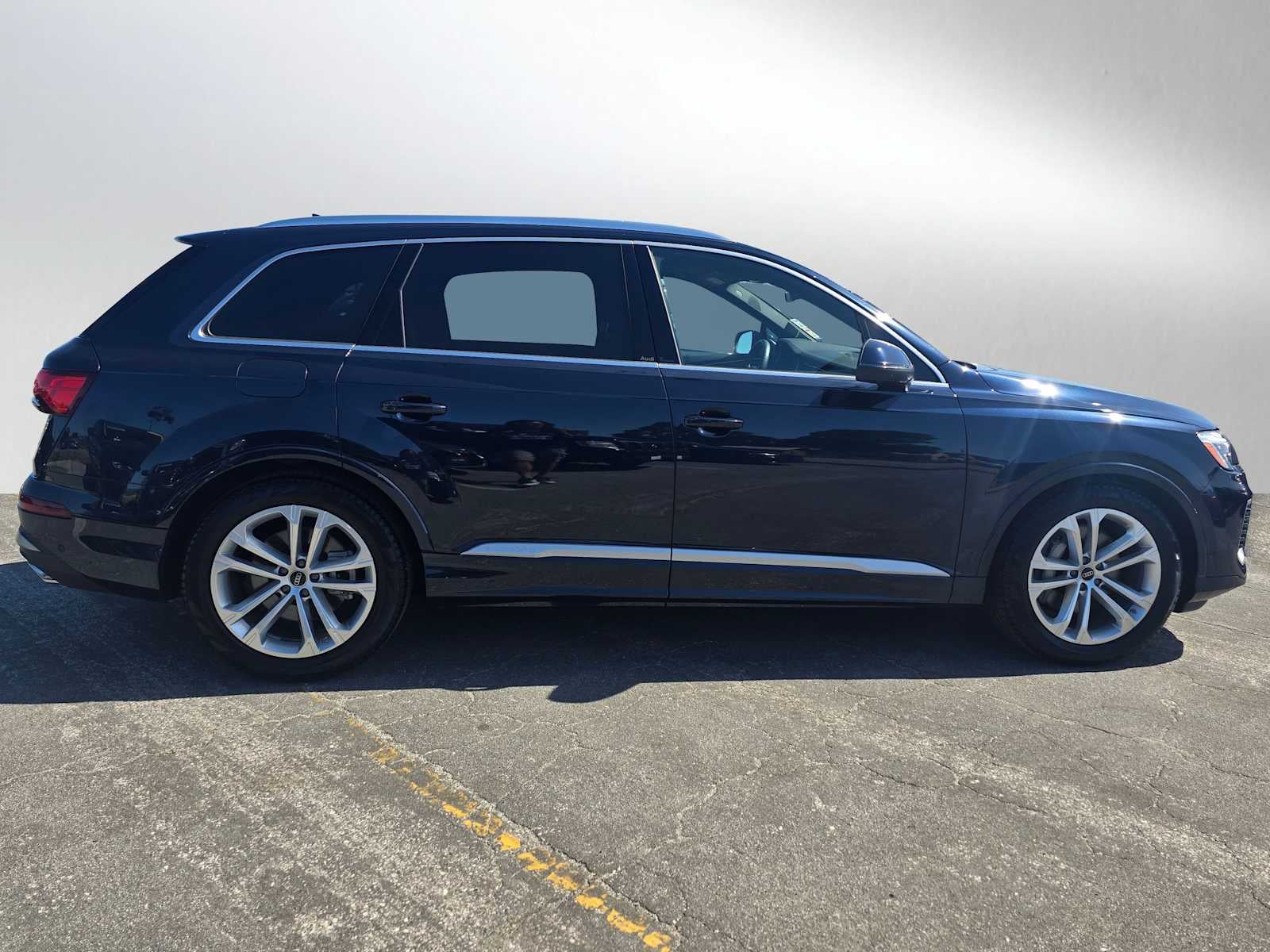 2025 Audi Q7 Premium Plus