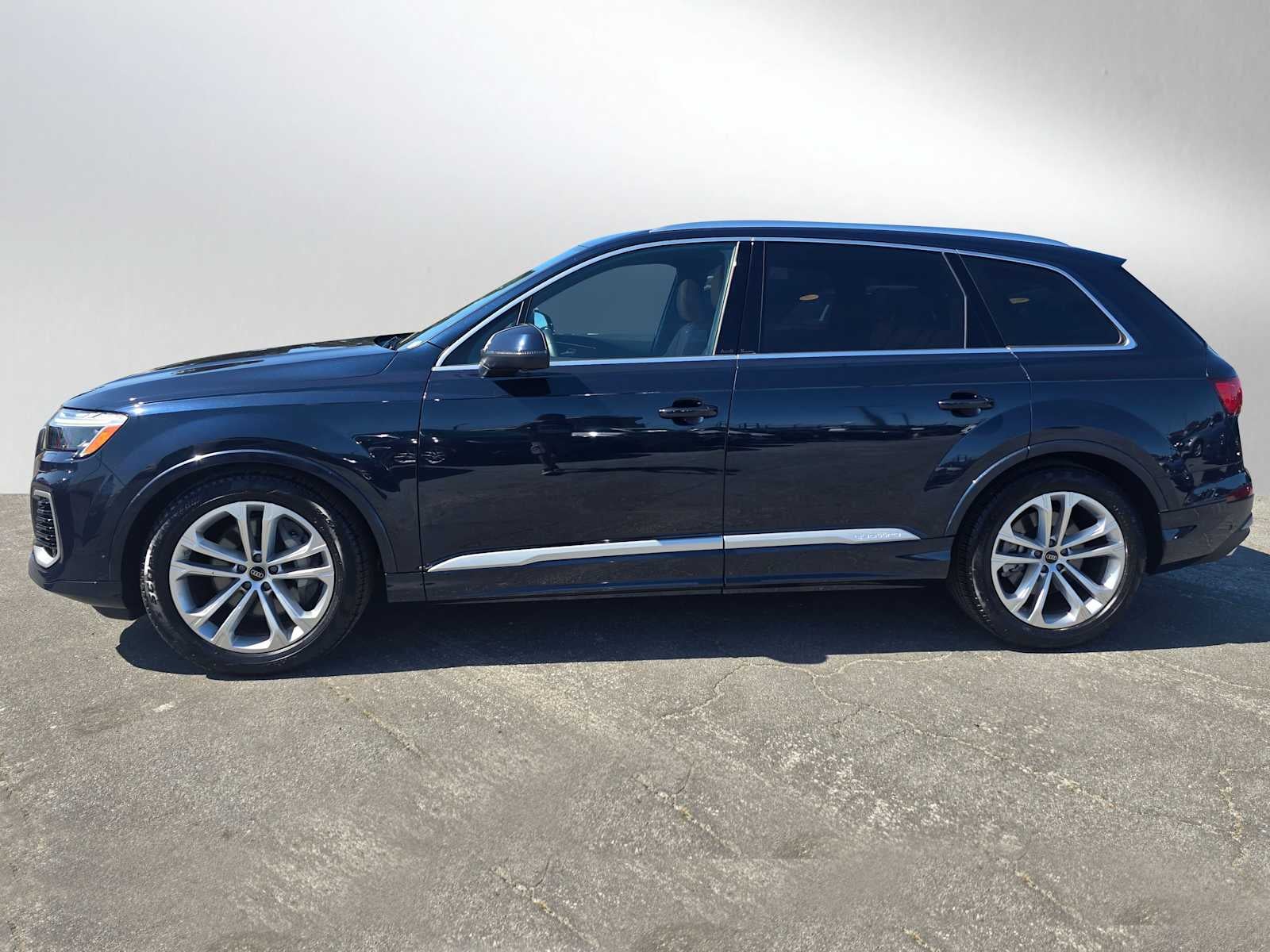 2025 Audi Q7 Premium Plus