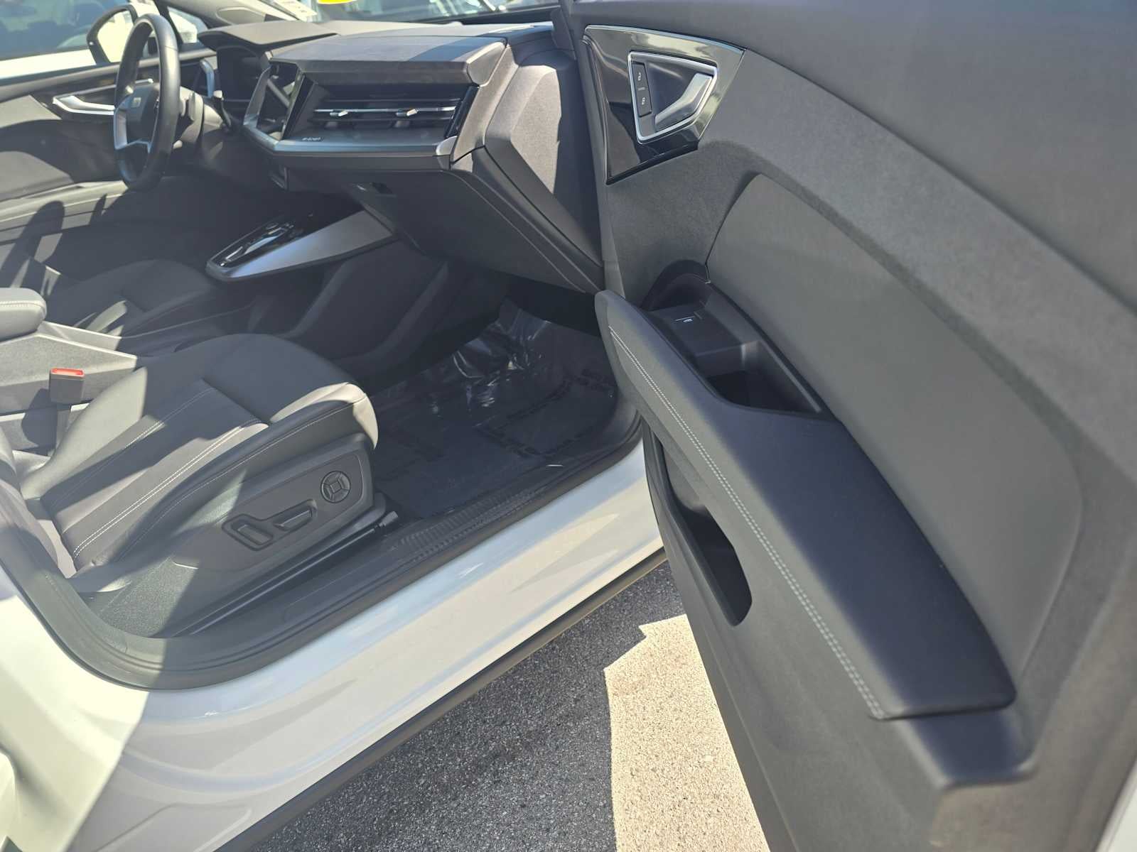 2024 Audi Q4 e-tron Prestige