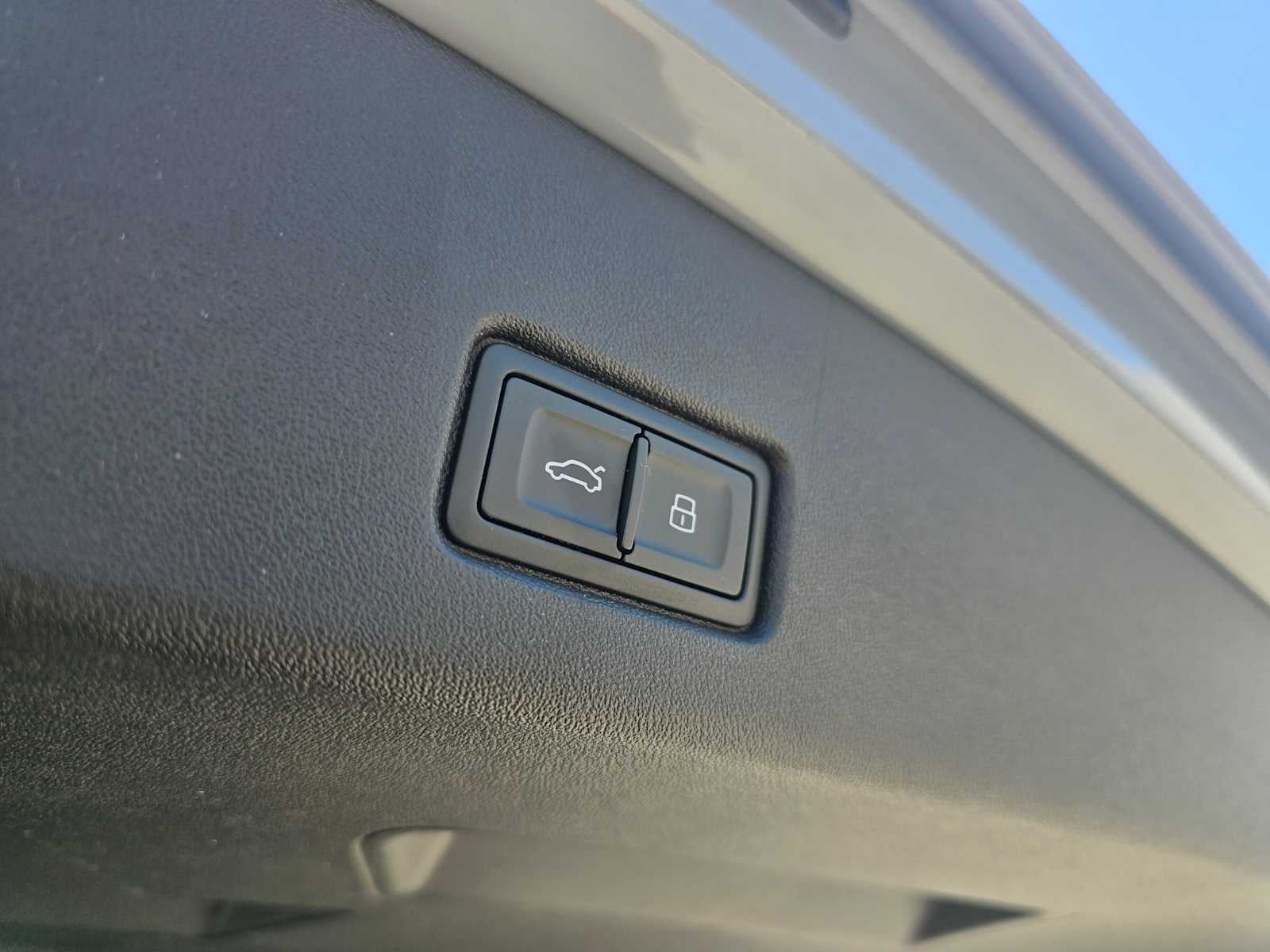 2023 Audi Q4 e-tron Prestige