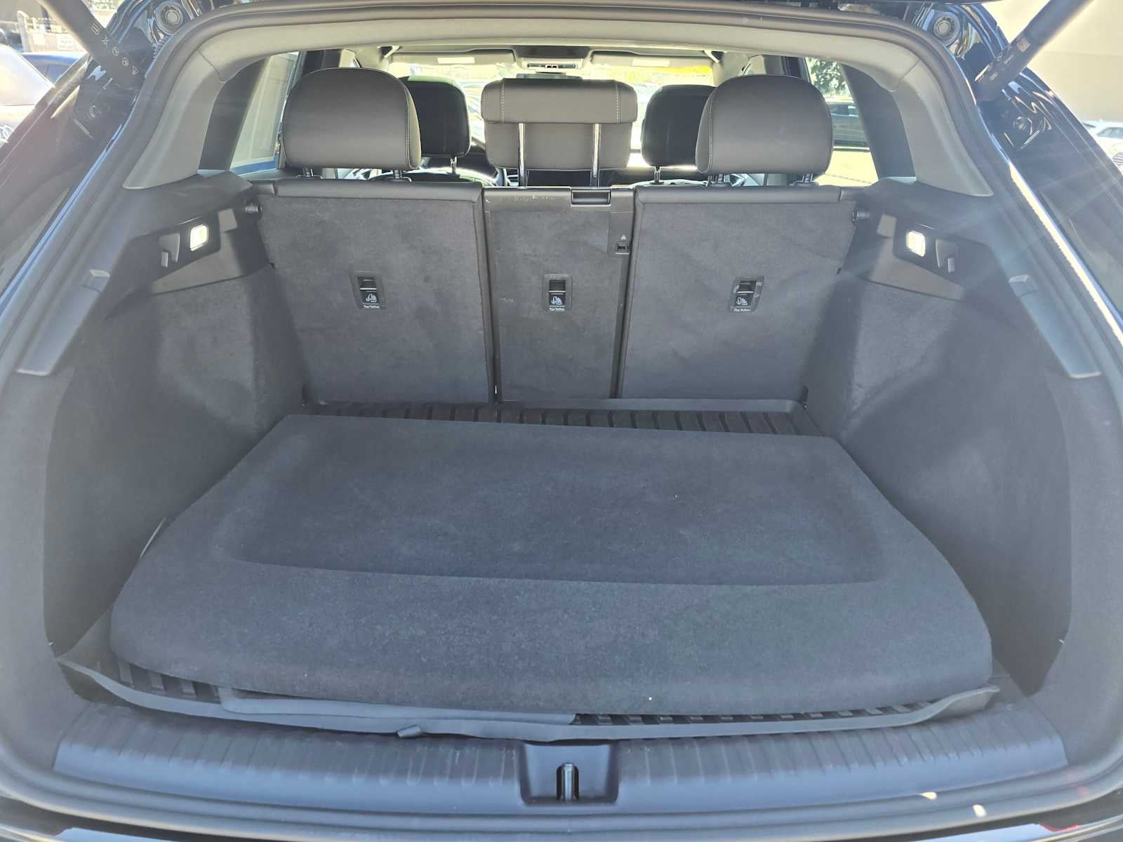 2024 Audi Q4 e-tron Prestige