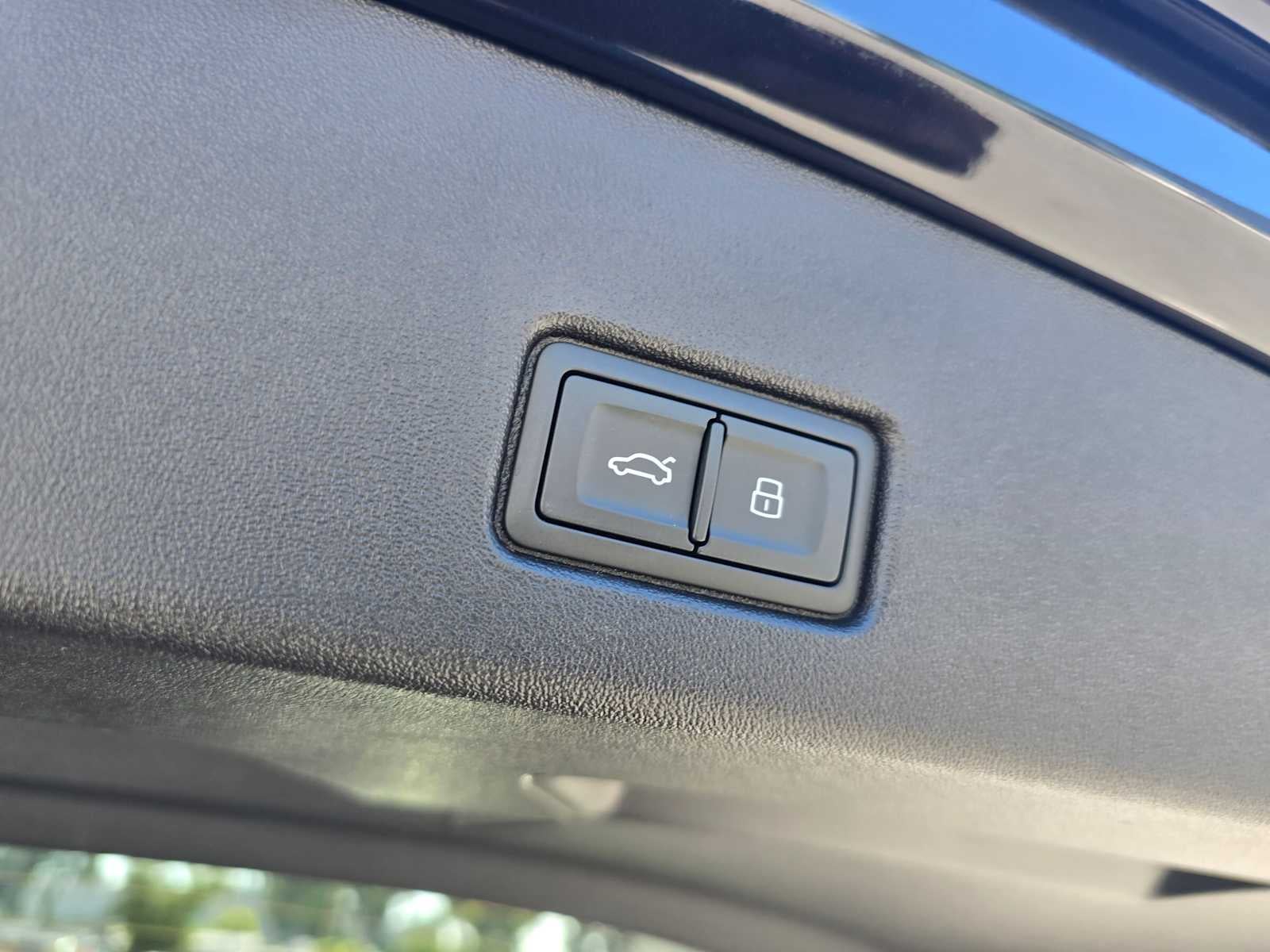 2024 Audi Q4 e-tron Prestige