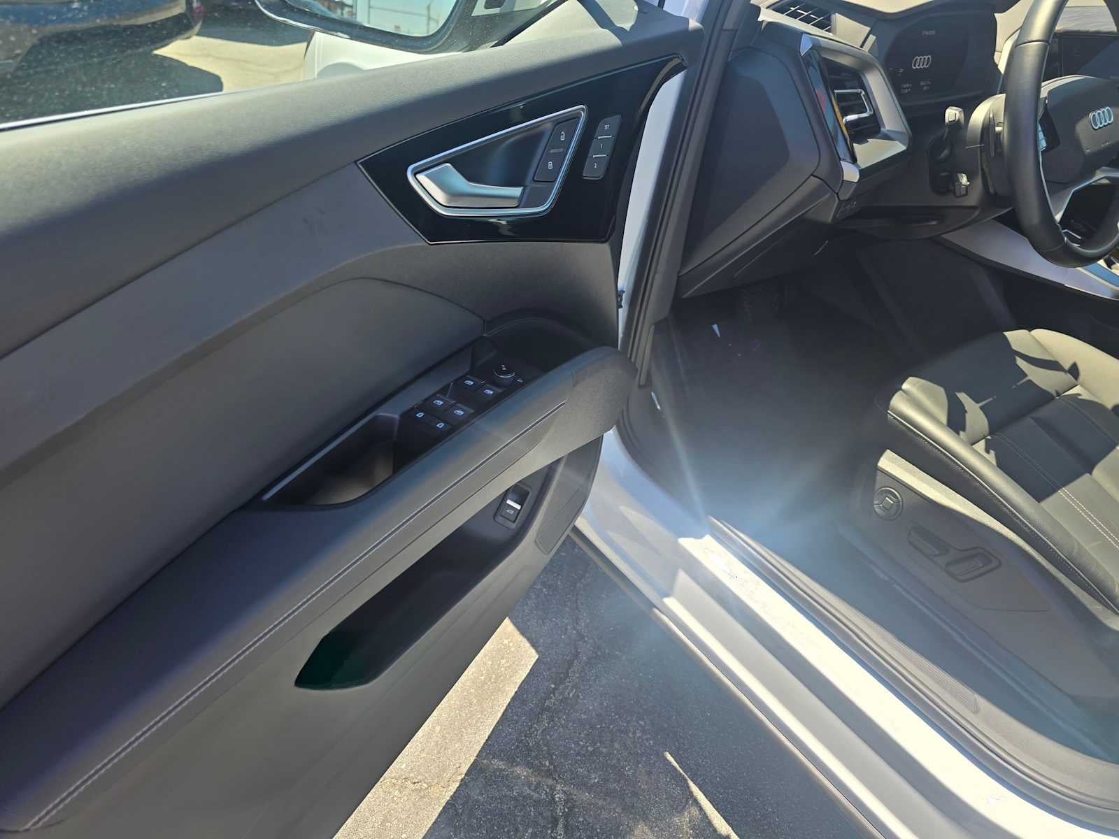 2024 Audi Q4 e-tron Prestige