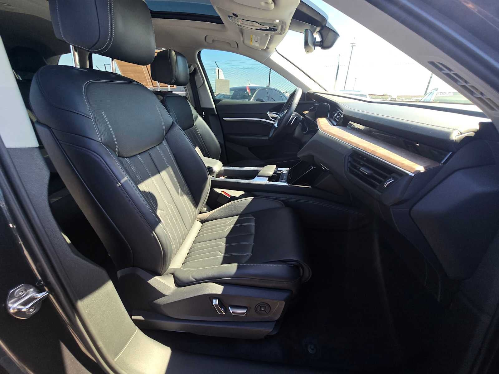 2019 Audi e-tron Prestige