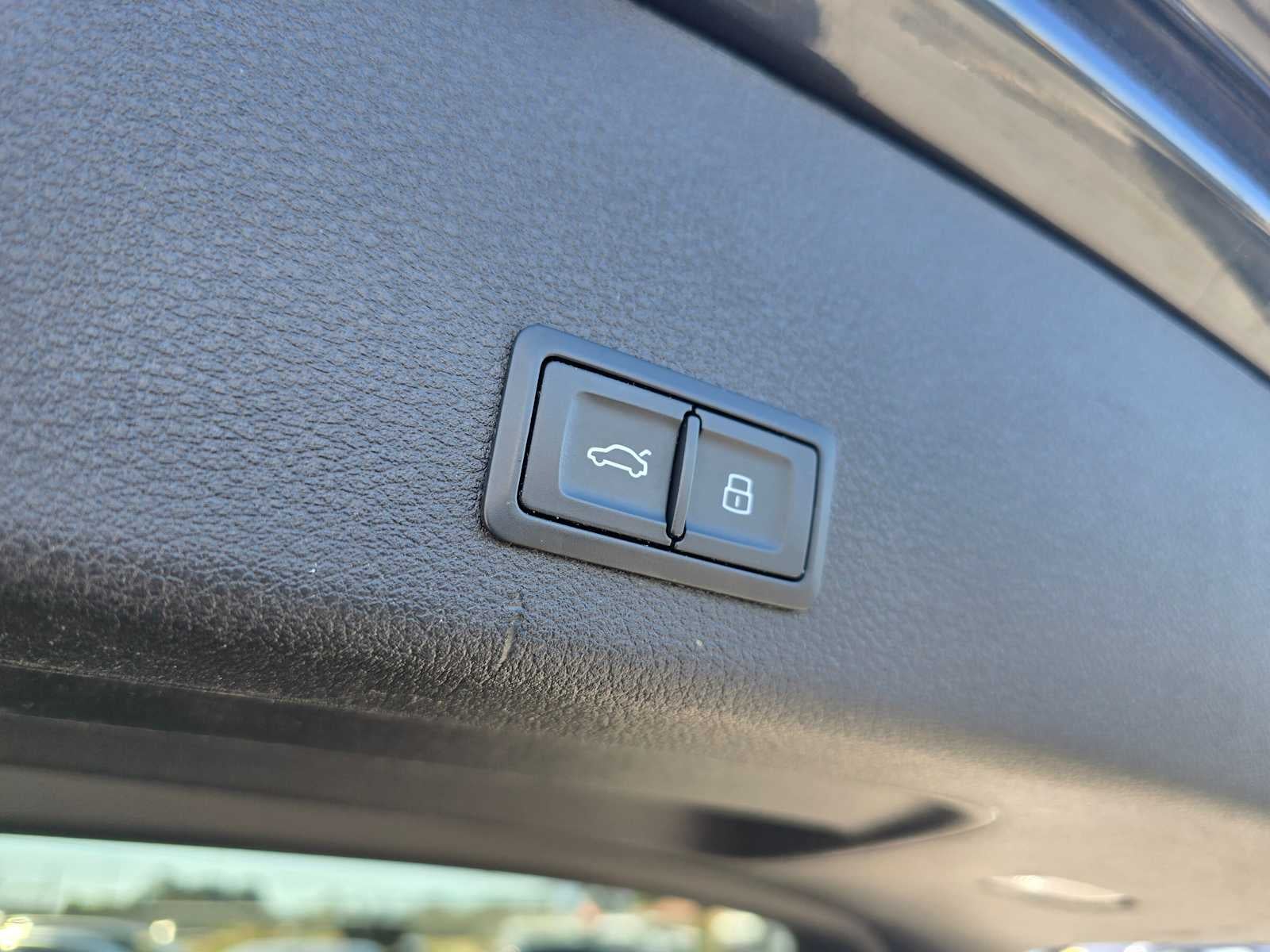 2019 Audi e-tron Prestige