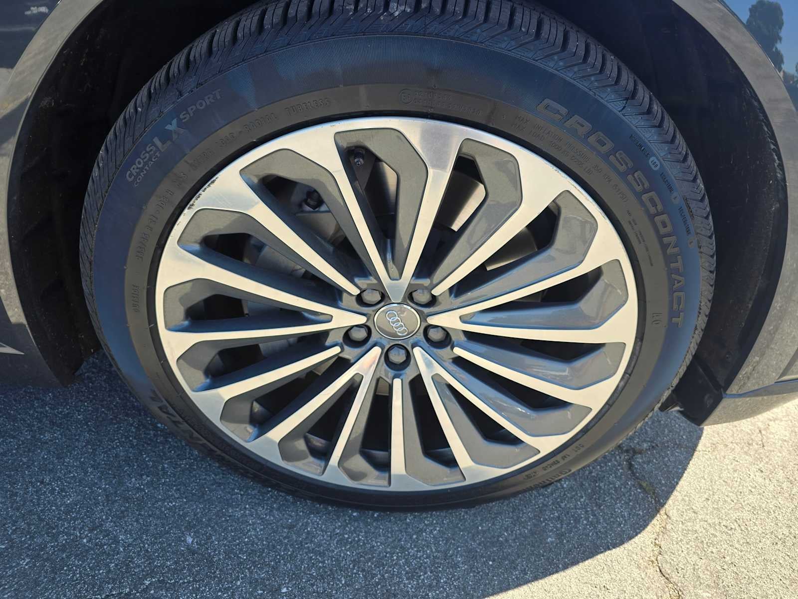 2019 Audi e-tron Prestige