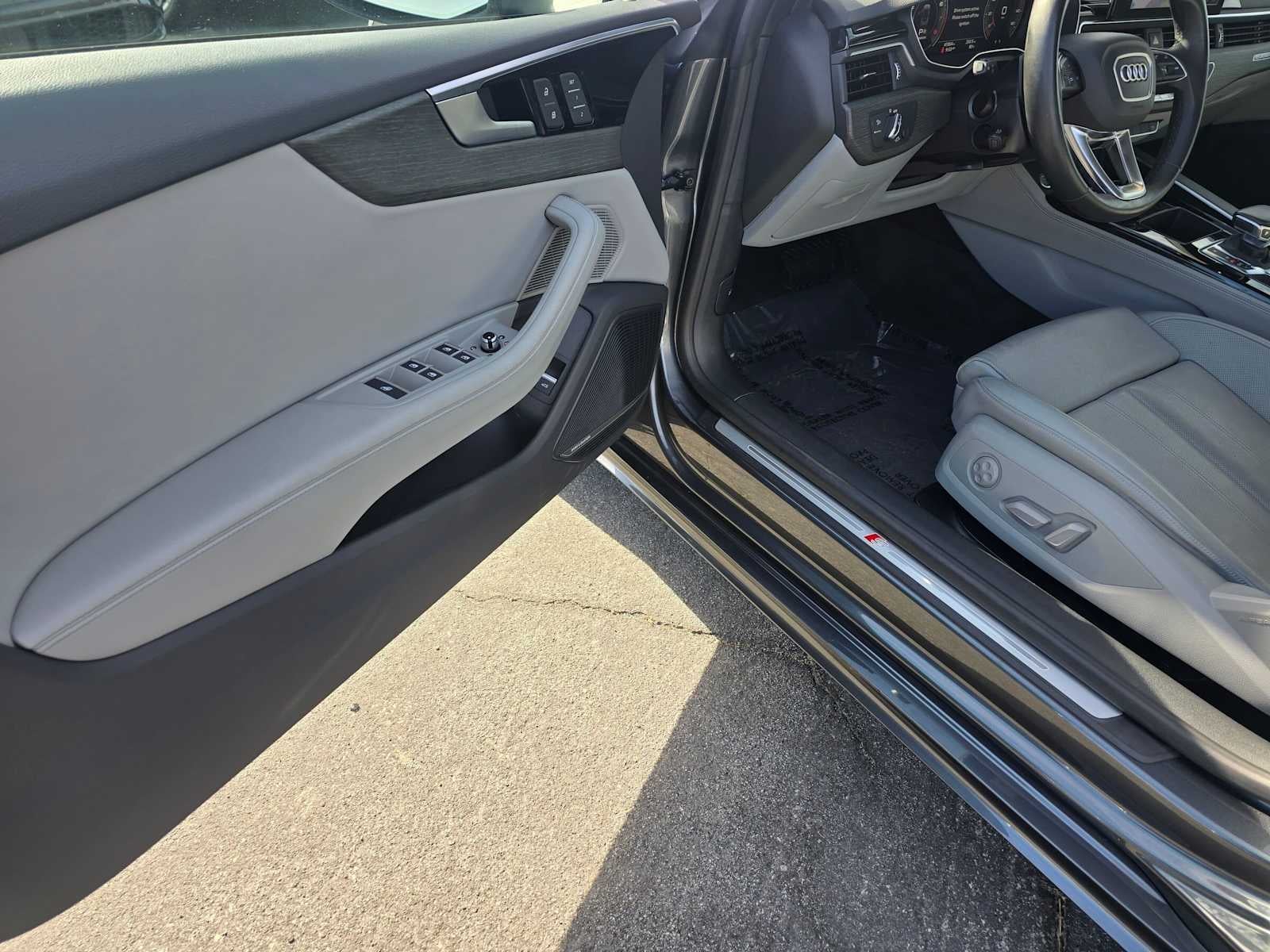 2023 Audi A5 Cabriolet S line Premium Plus