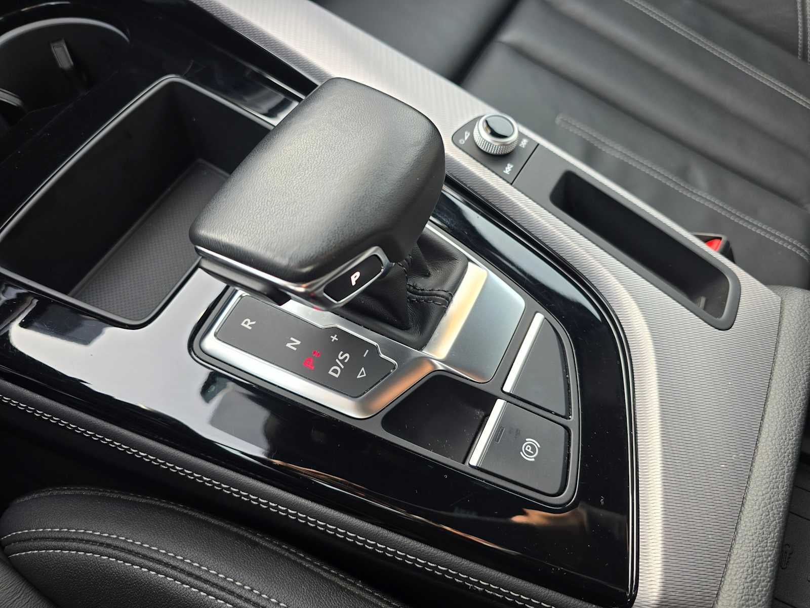 2023 Audi A4 S line Premium Plus