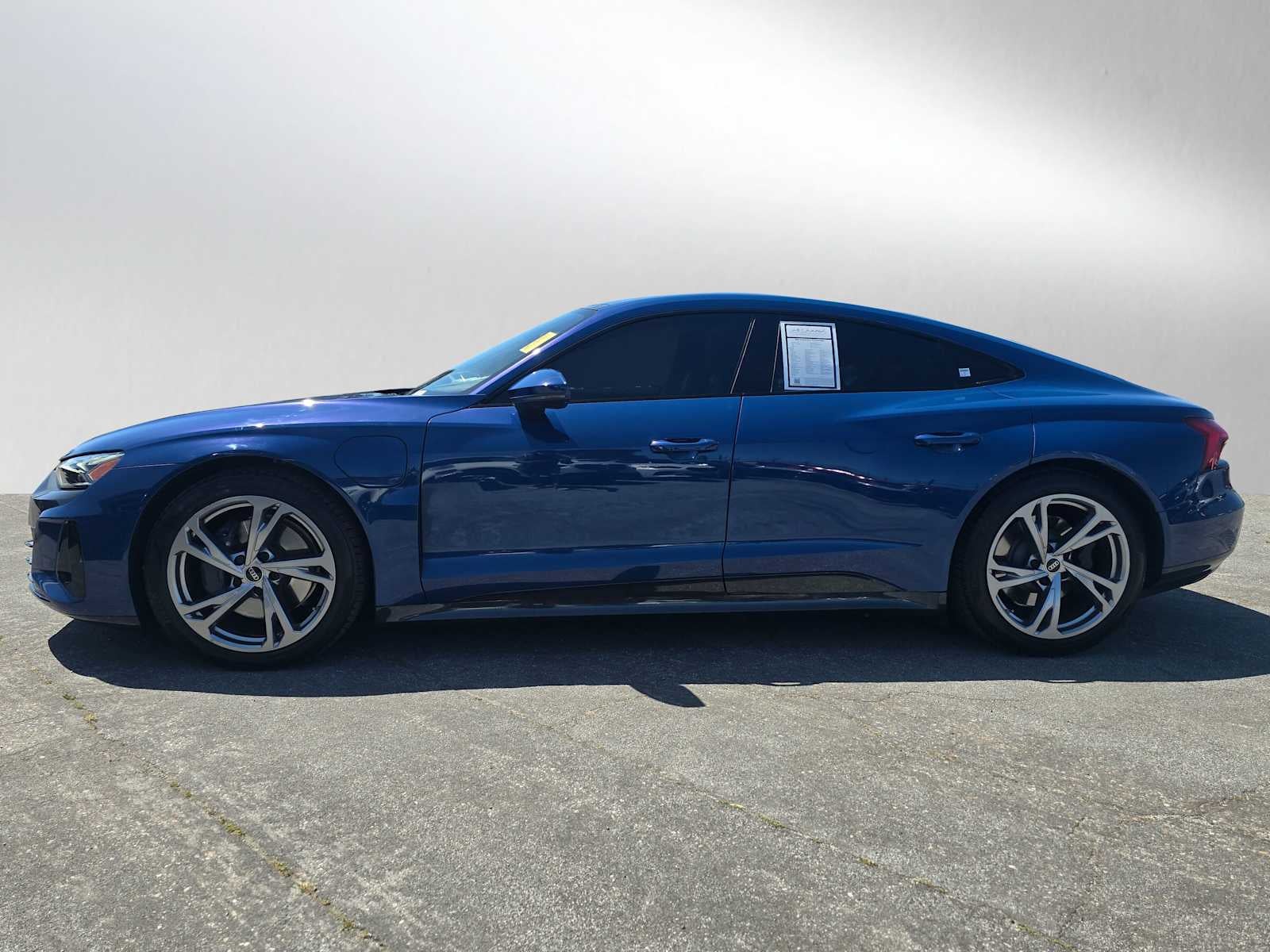 2024 Audi e-tron GT Premium Plus