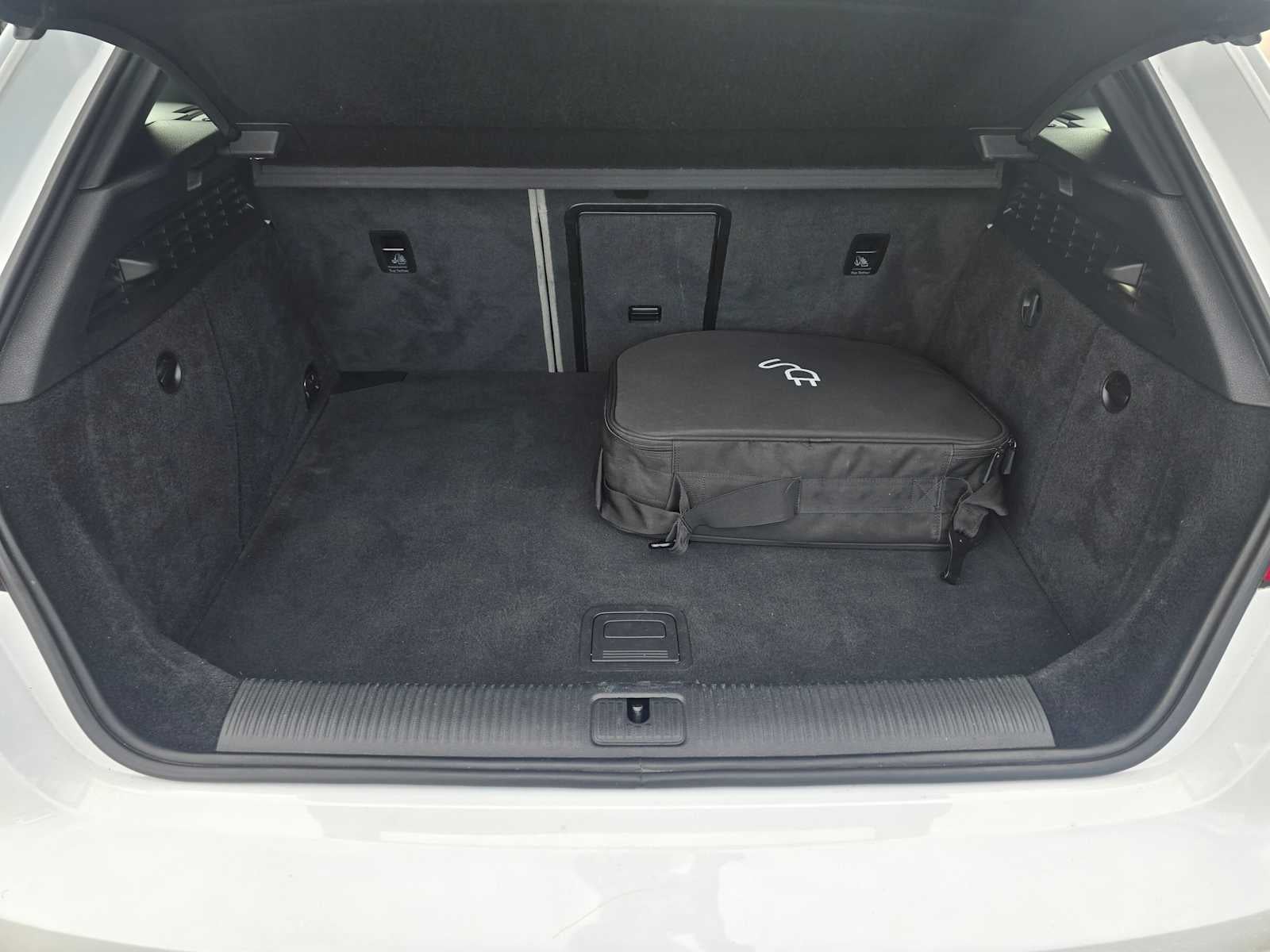 2016 Audi A3 e-tron Premium Plus