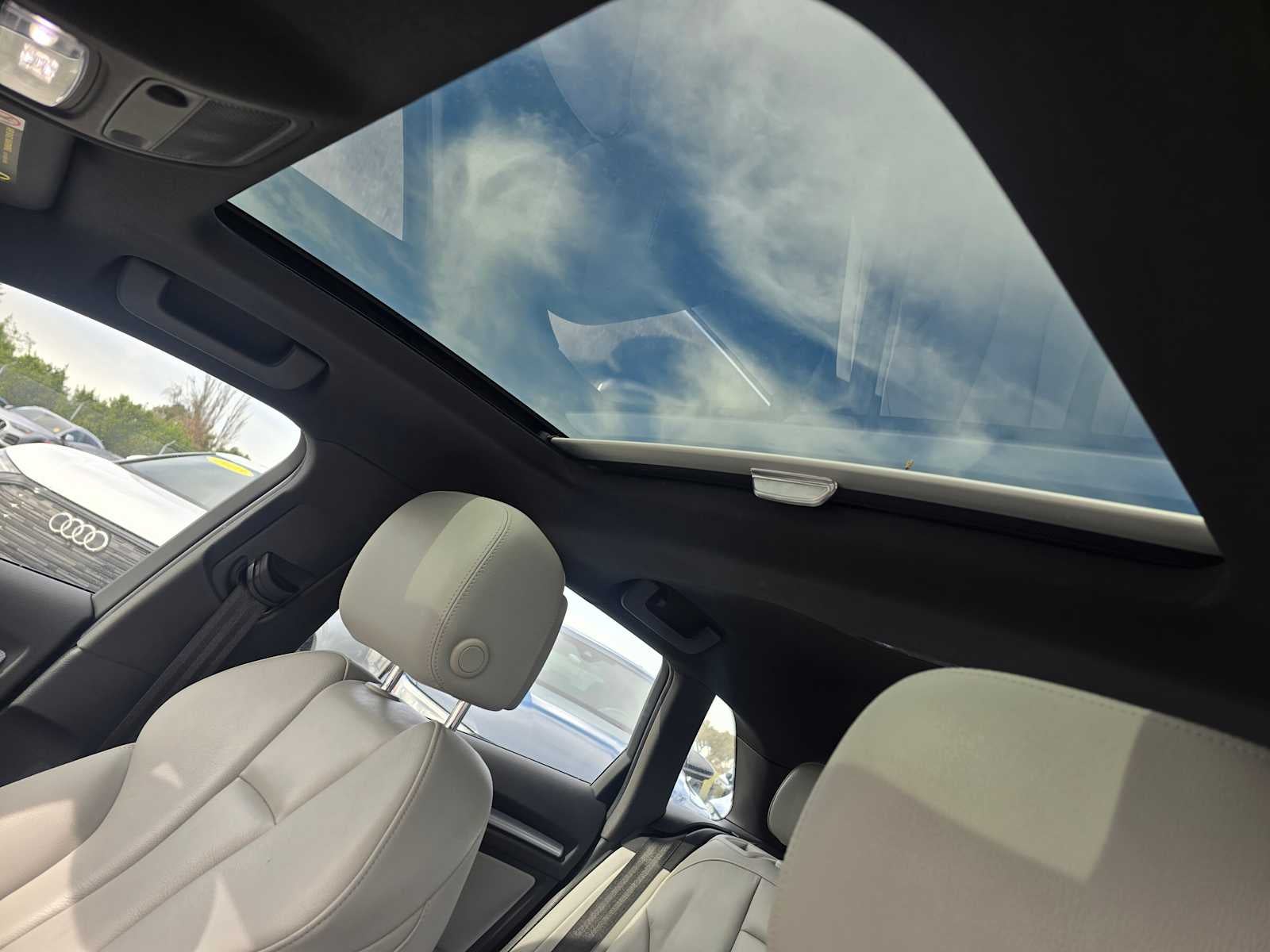 2016 Audi A3 e-tron Premium Plus