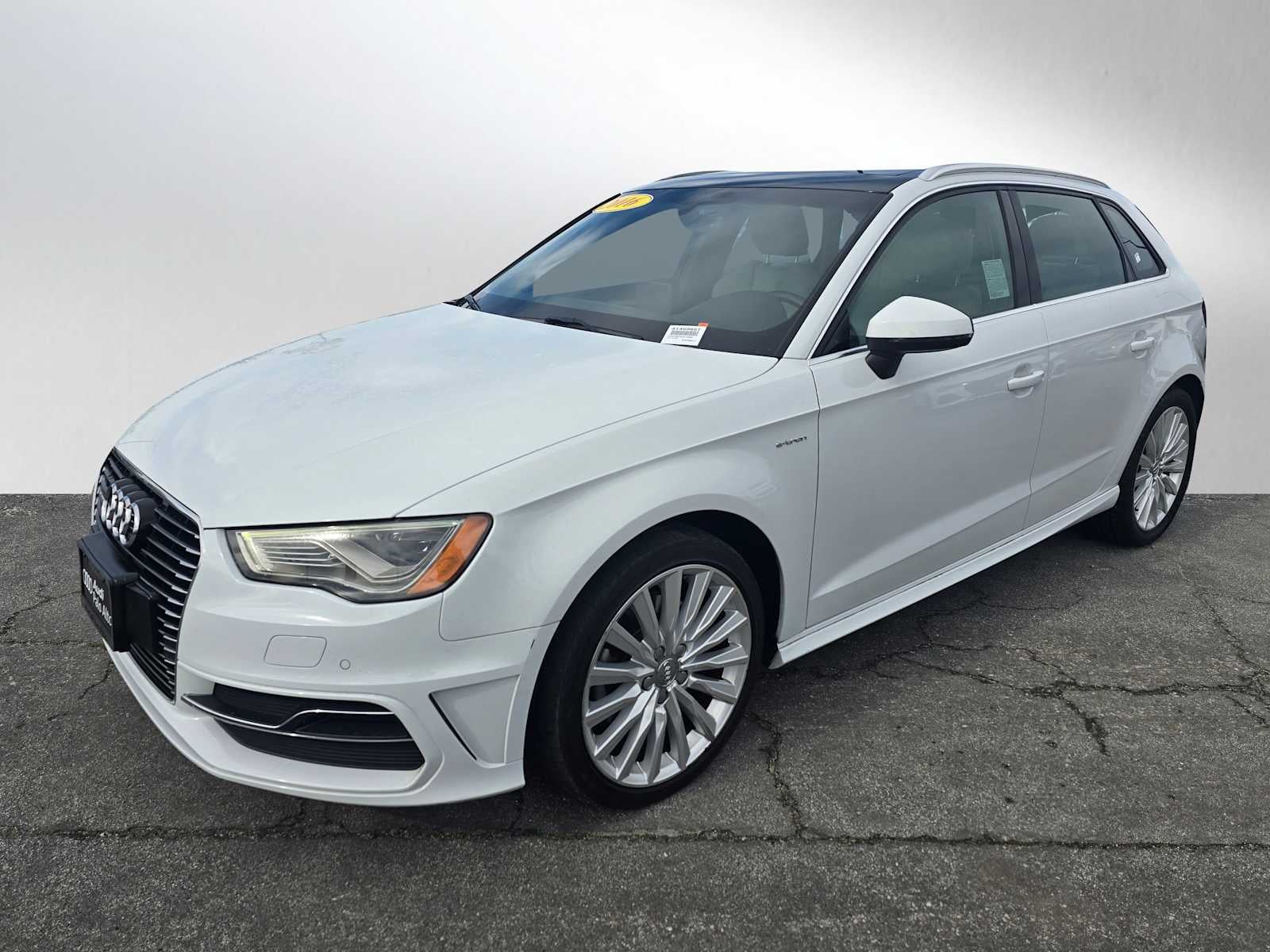 2016 Audi A3 e-tron Premium Plus