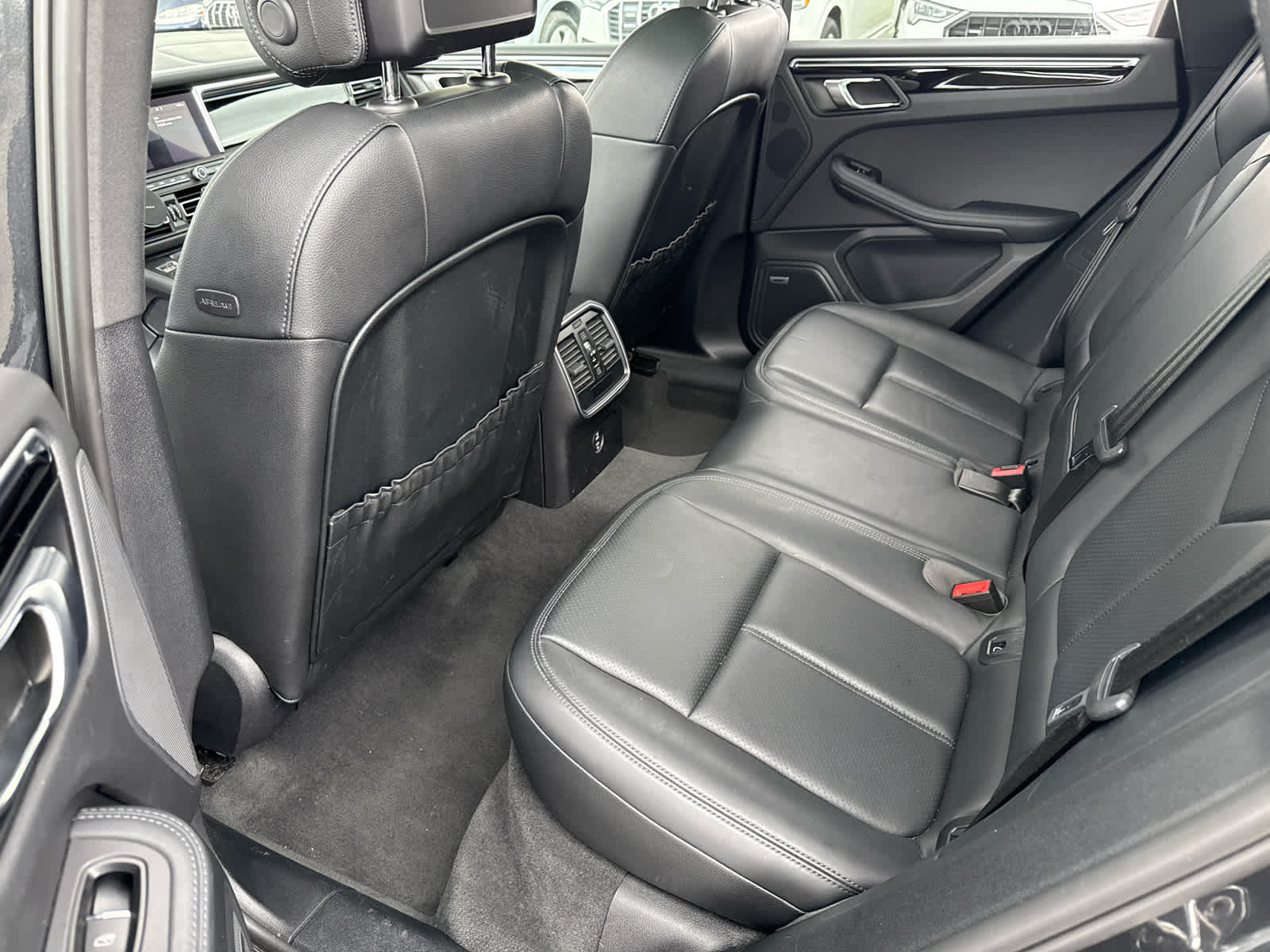 2021 Porsche Macan AWD